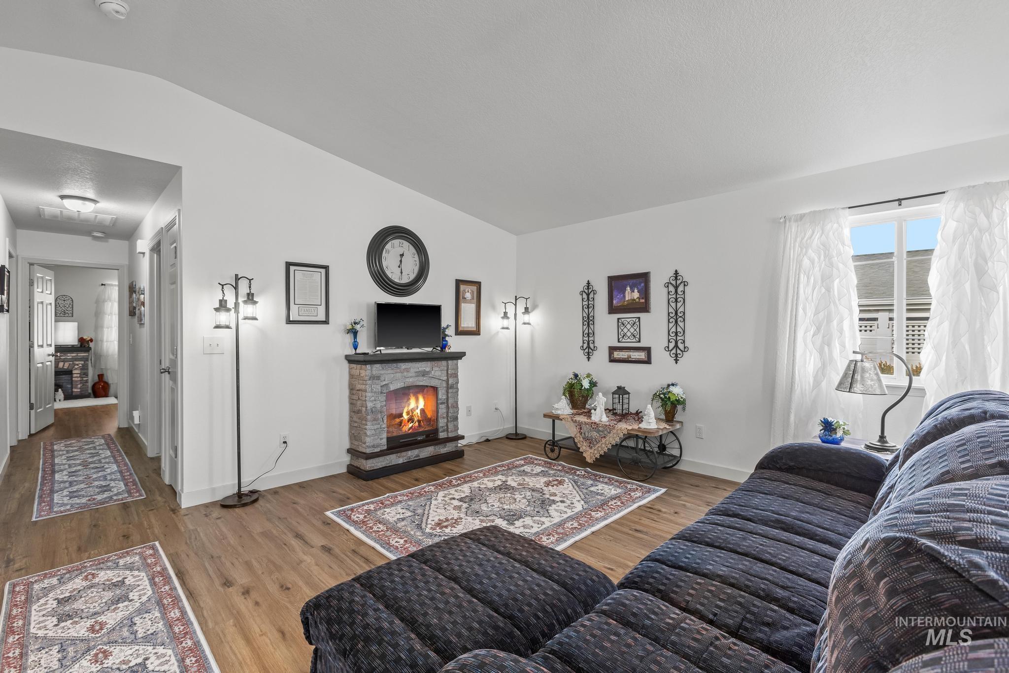 1100 Burnett Dr, Nampa, Idaho 83651, 2 Bedrooms, 2 Bathrooms, Residential For Sale, Price $280,000, 98996371