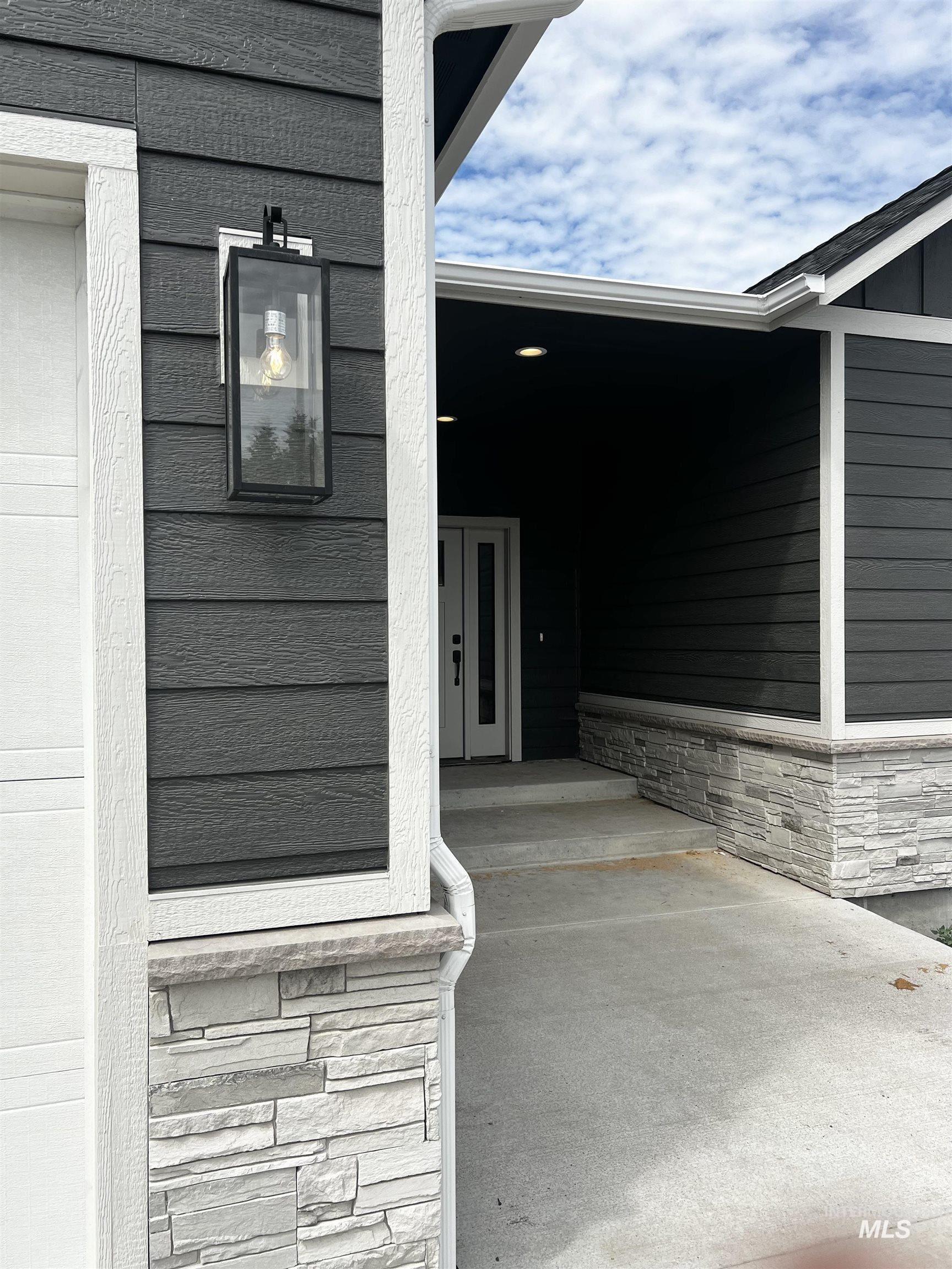 516 Maple Crt, Genesee, Idaho 83832, 3 Bedrooms, 2 Bathrooms, Residential For Sale, Price $497,500,MLS 98996373