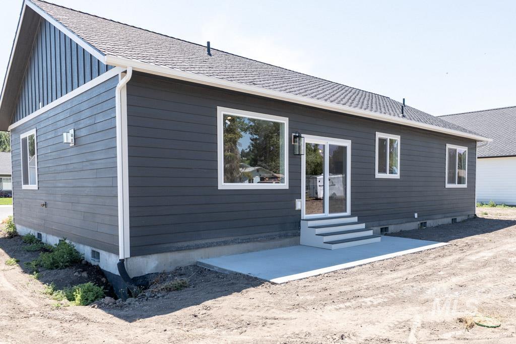 516 Maple Crt, Genesee, Idaho 83832, 3 Bedrooms, 2 Bathrooms, Residential For Sale, Price $497,500,MLS 98996373