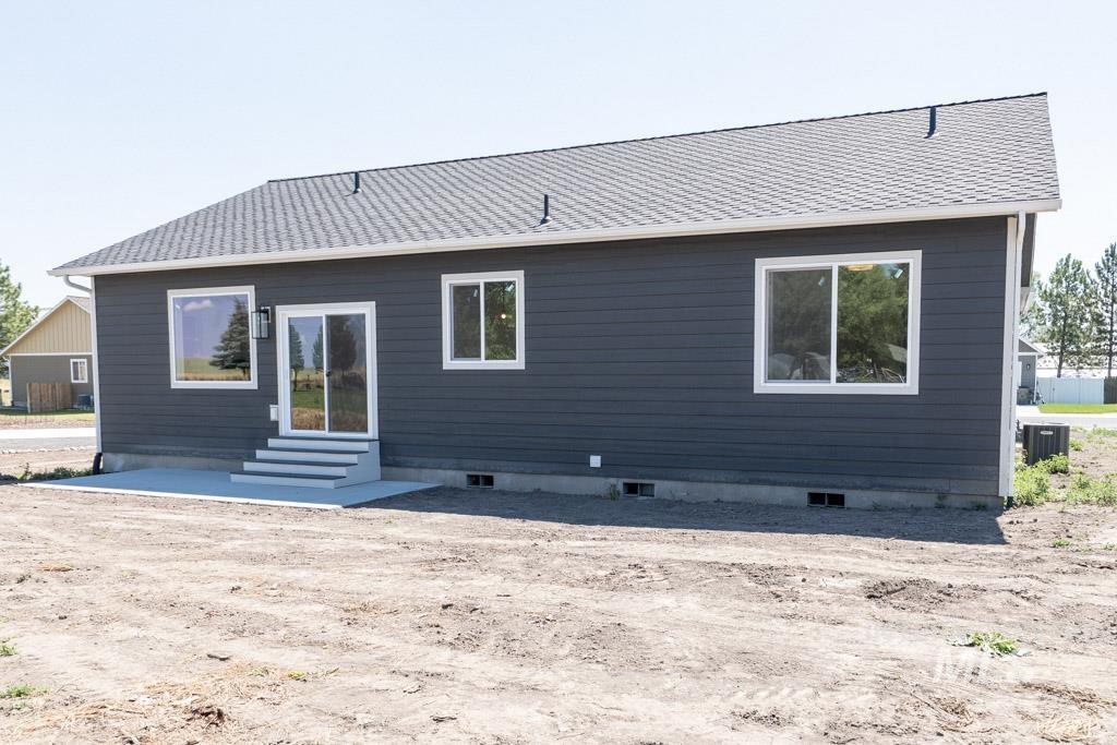 516 Maple Crt, Genesee, Idaho 83832, 3 Bedrooms, 2 Bathrooms, Residential For Sale, Price $497,500,MLS 98996373