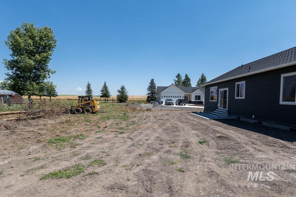 516 Maple Crt, Genesee, Idaho 83832, 3 Bedrooms, 2 Bathrooms, Residential For Sale, Price $497,500,MLS 98996373