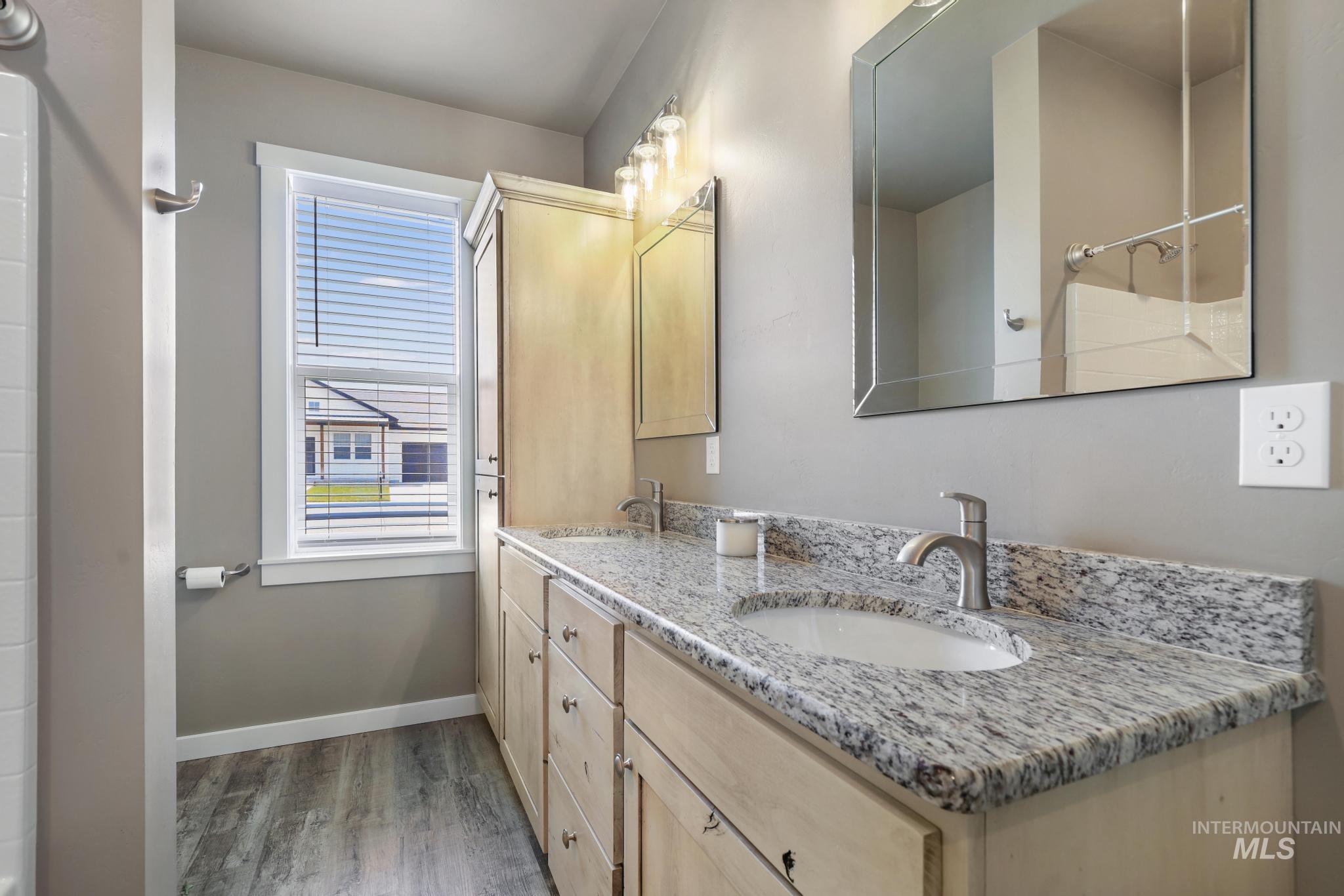 1510 Mountain View Drive, Gooding, Idaho 83330, 3 Bedrooms, 2 Bathrooms, Residential For Sale, Price $465,000,MLS 98996374
