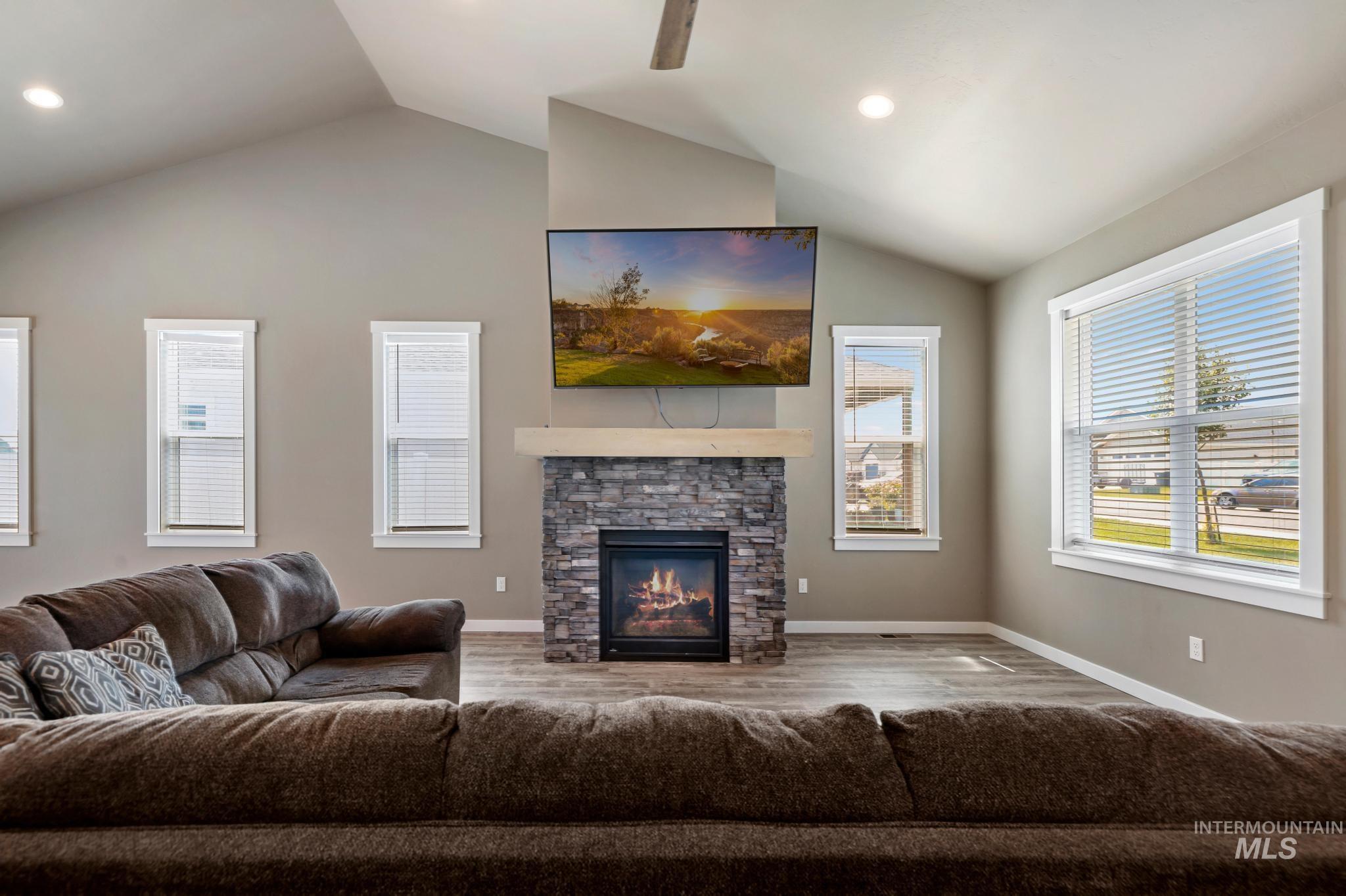 1510 Mountain View Drive, Gooding, Idaho 83330, 3 Bedrooms, 2 Bathrooms, Residential For Sale, Price $465,000,MLS 98996374