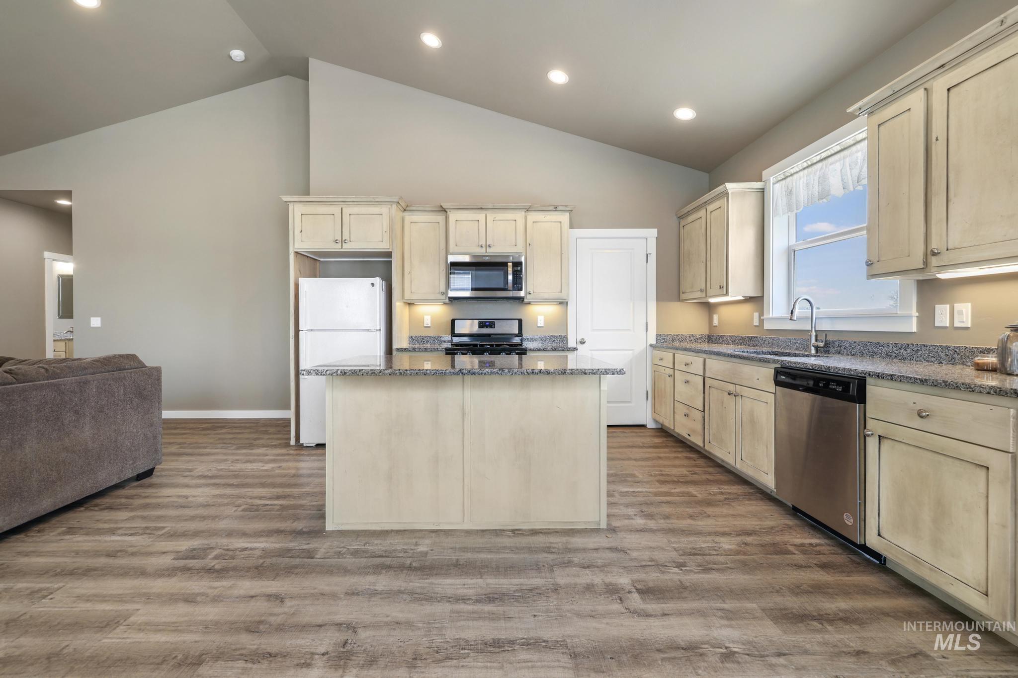 1510 Mountain View Drive, Gooding, Idaho 83330, 3 Bedrooms, 2 Bathrooms, Residential For Sale, Price $465,000,MLS 98996374