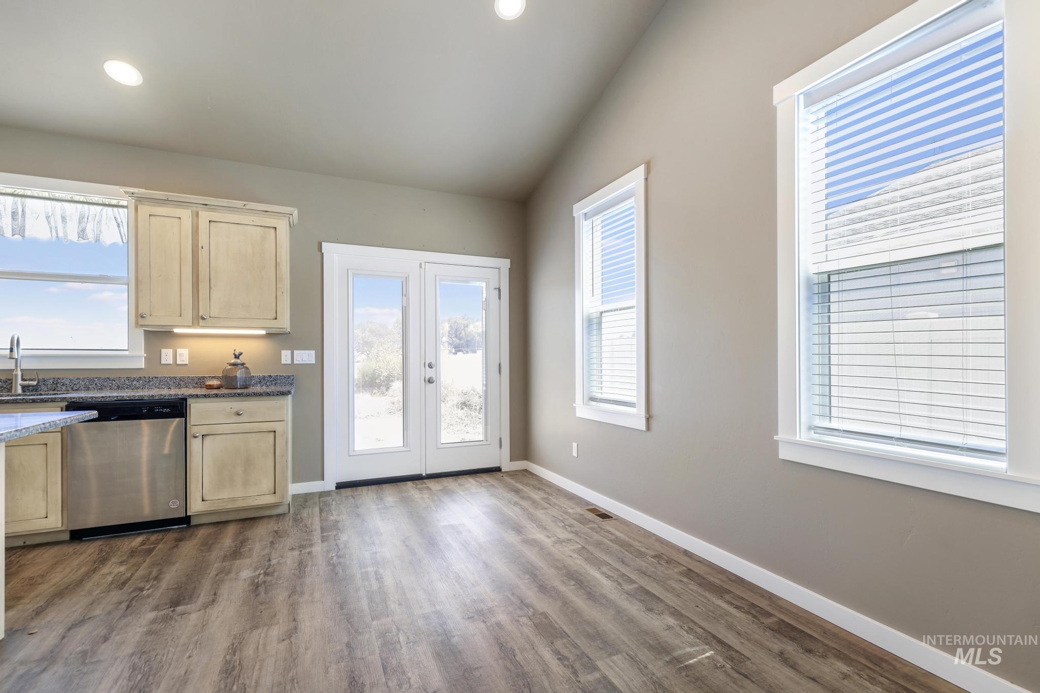 1510 Mountain View Drive, Gooding, Idaho 83330, 3 Bedrooms, 2 Bathrooms, Residential For Sale, Price $465,000,MLS 98996374