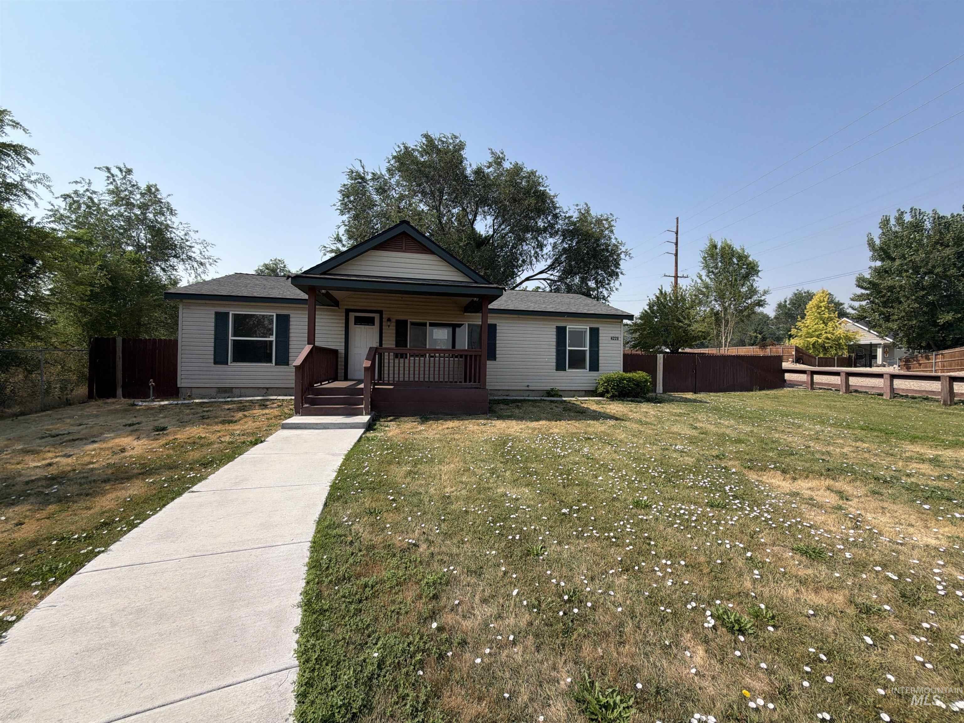4228 Happy Valley Rd, Nampa, Idaho 83686, 3 Bedrooms, 2 Bathrooms, Residential For Sale, Price $390,000,MLS 98996375