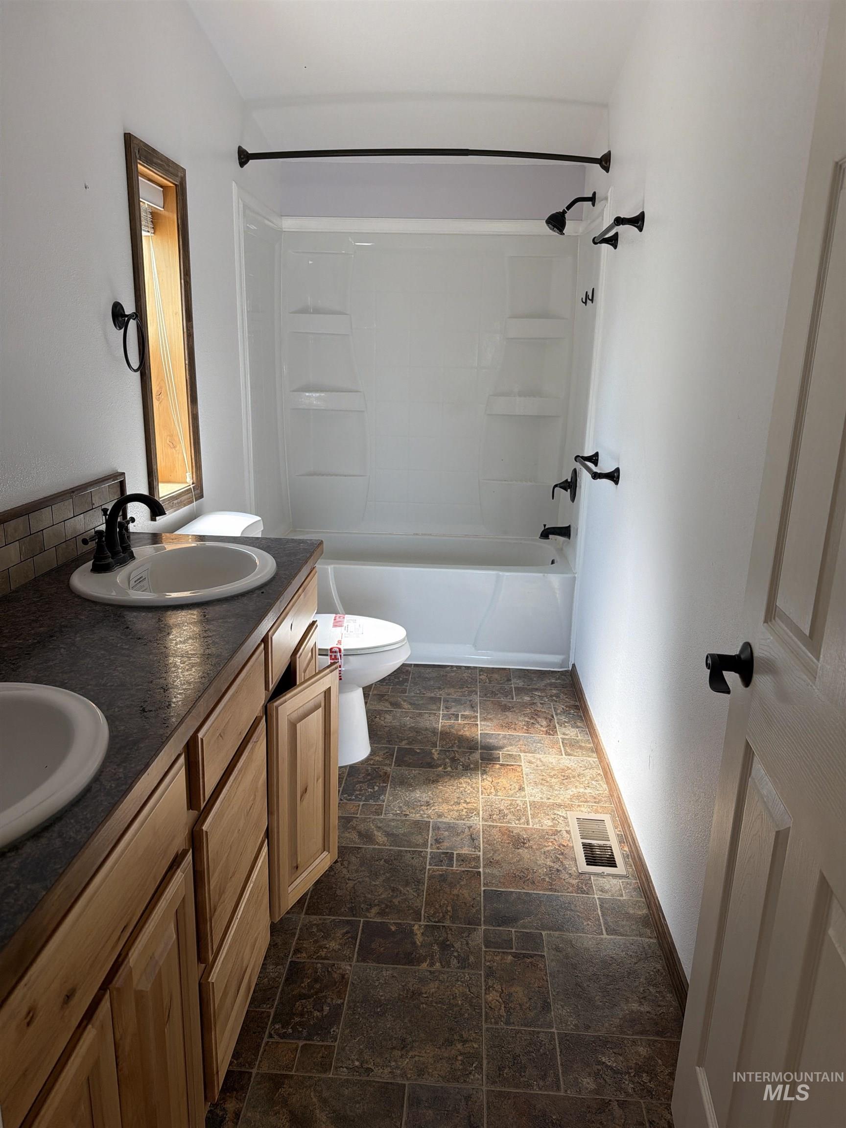 4228 Happy Valley Rd, Nampa, Idaho 83686, 3 Bedrooms, 2 Bathrooms, Residential For Sale, Price $390,000,MLS 98996375