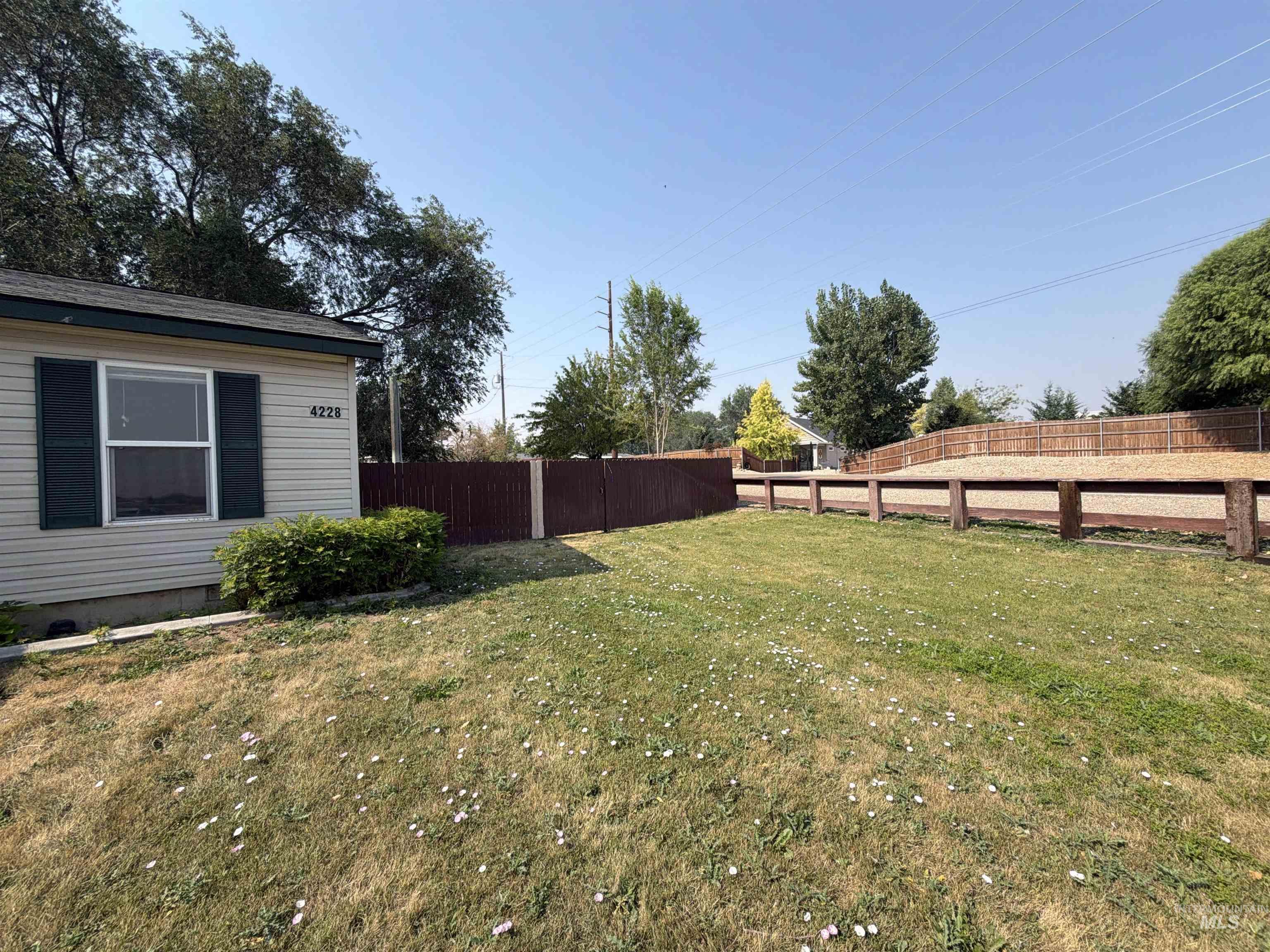 4228 Happy Valley Rd, Nampa, Idaho 83686, 3 Bedrooms, 2 Bathrooms, Residential For Sale, Price $390,000,MLS 98996375