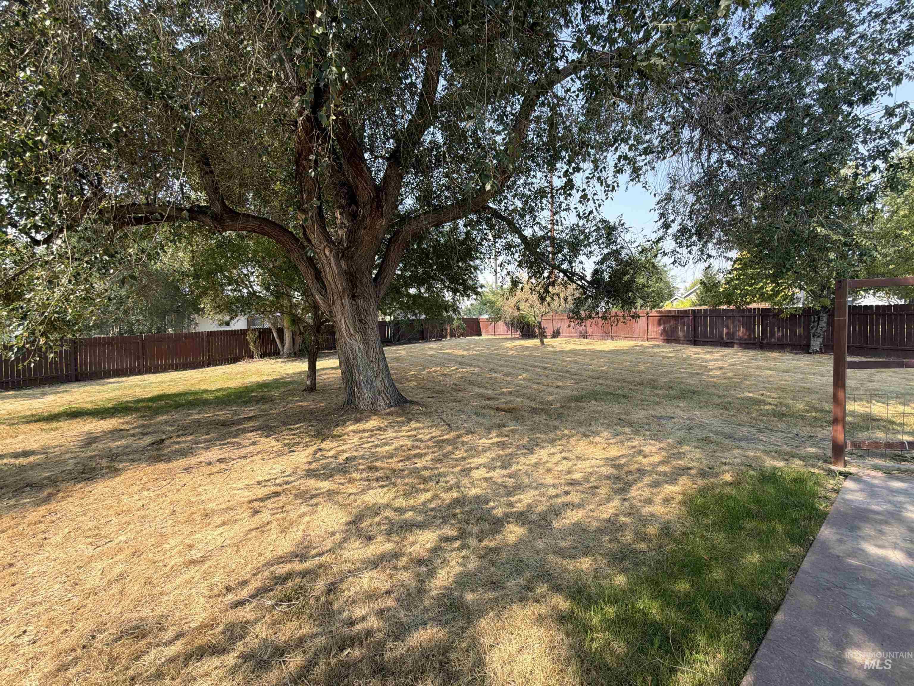 4228 Happy Valley Rd, Nampa, Idaho 83686, 3 Bedrooms, 2 Bathrooms, Residential For Sale, Price $390,000,MLS 98996375
