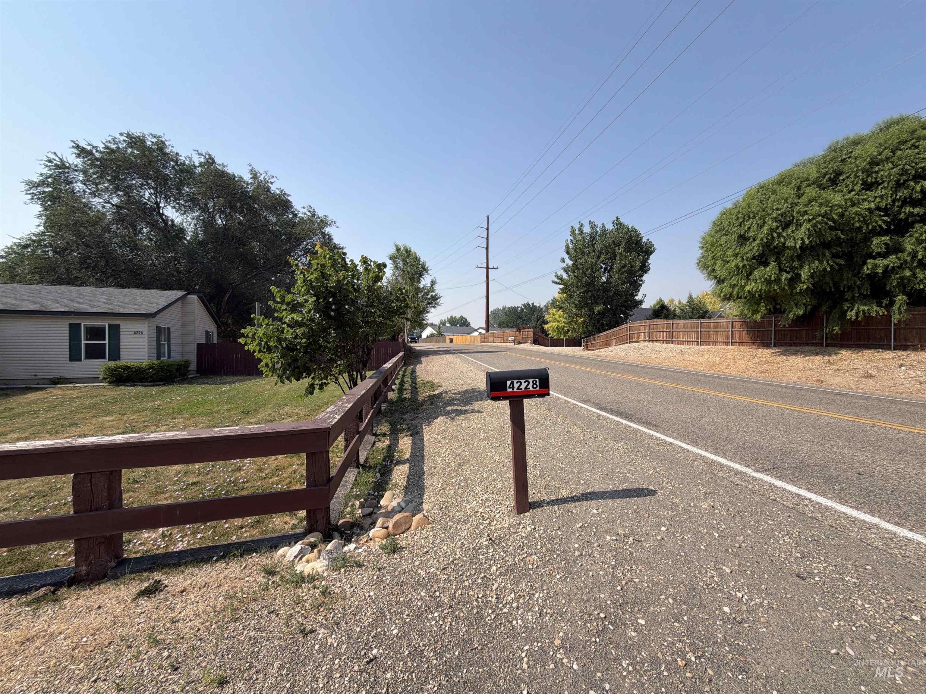 4228 Happy Valley Rd, Nampa, Idaho 83686, 3 Bedrooms, 2 Bathrooms, Residential For Sale, Price $390,000,MLS 98996375