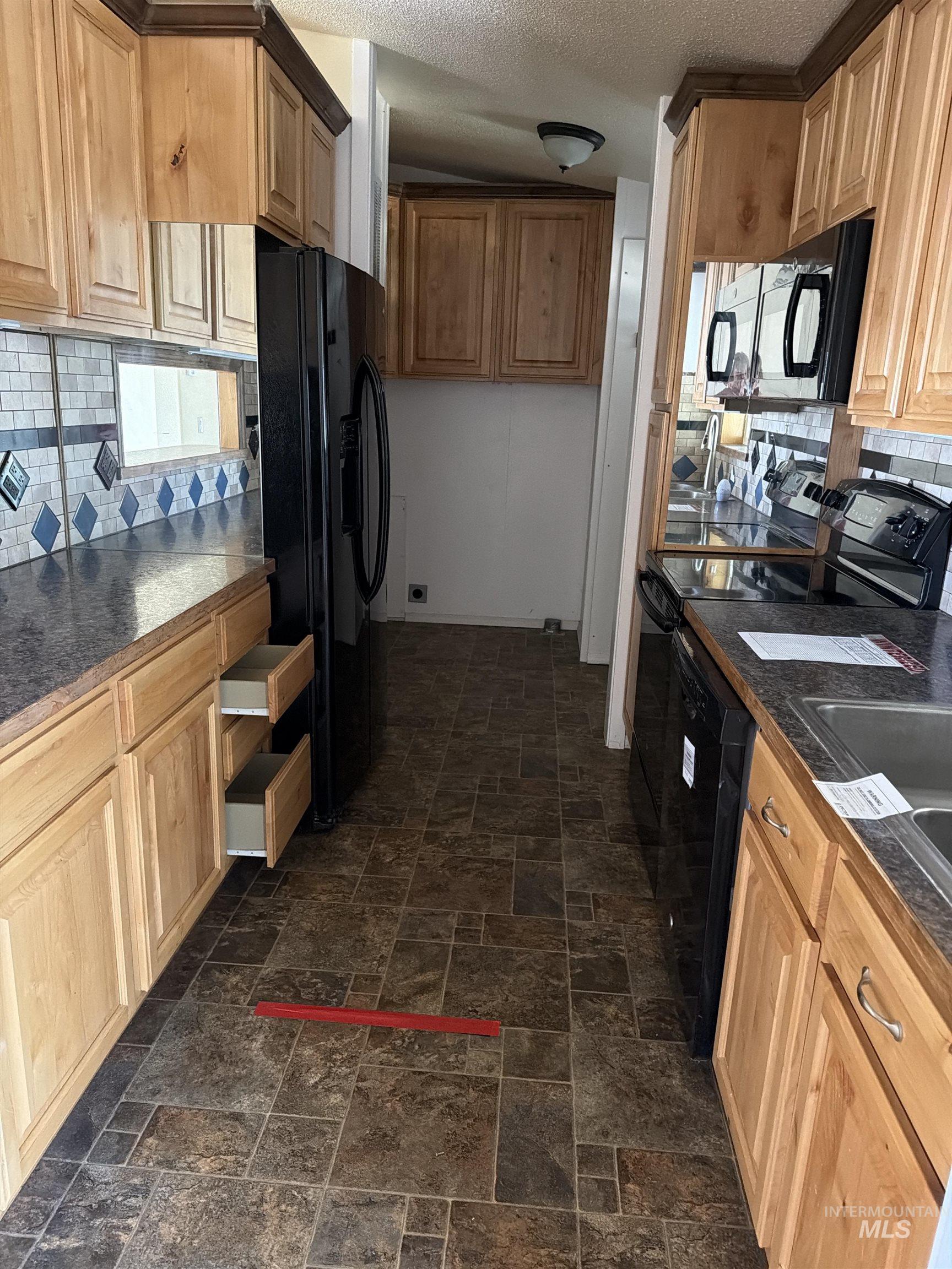 4228 Happy Valley Rd, Nampa, Idaho 83686, 3 Bedrooms, 2 Bathrooms, Residential For Sale, Price $390,000,MLS 98996375