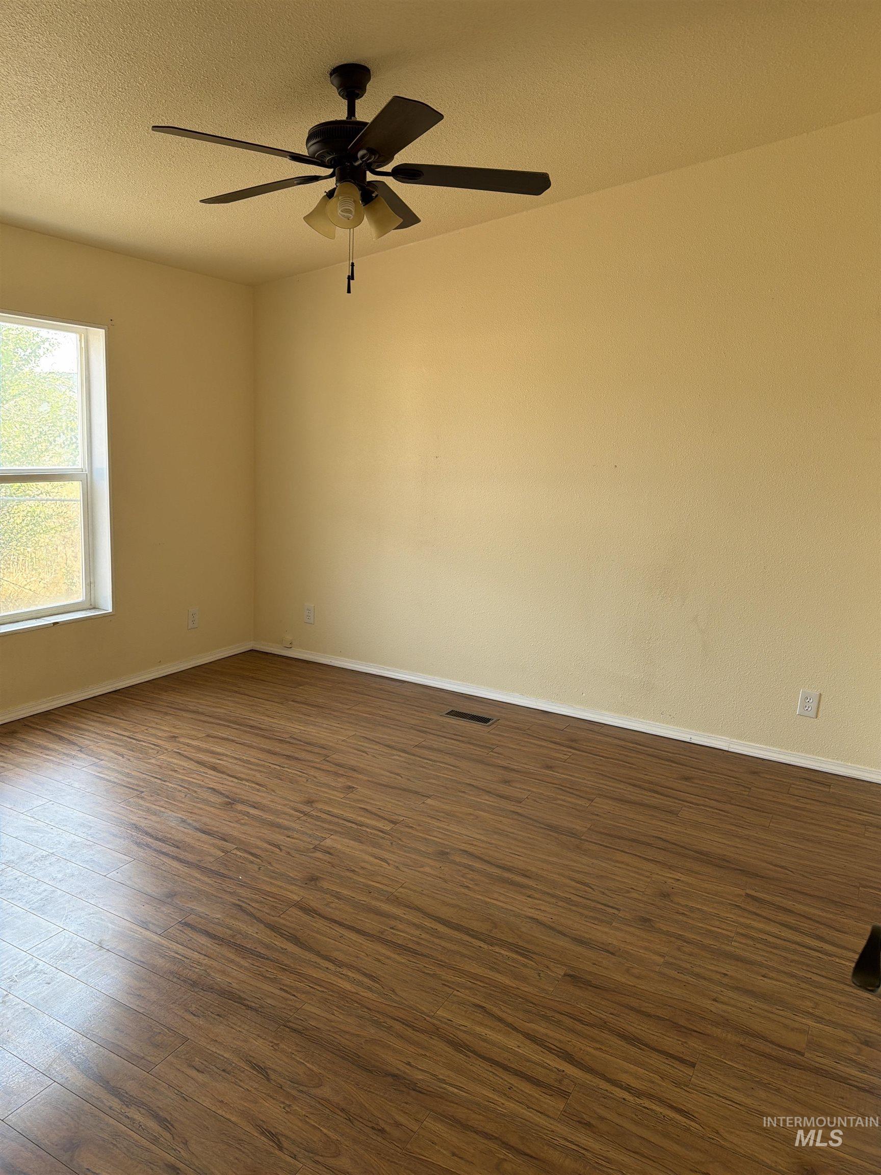 4228 Happy Valley Rd, Nampa, Idaho 83686, 3 Bedrooms, 2 Bathrooms, Residential For Sale, Price $390,000,MLS 98996375