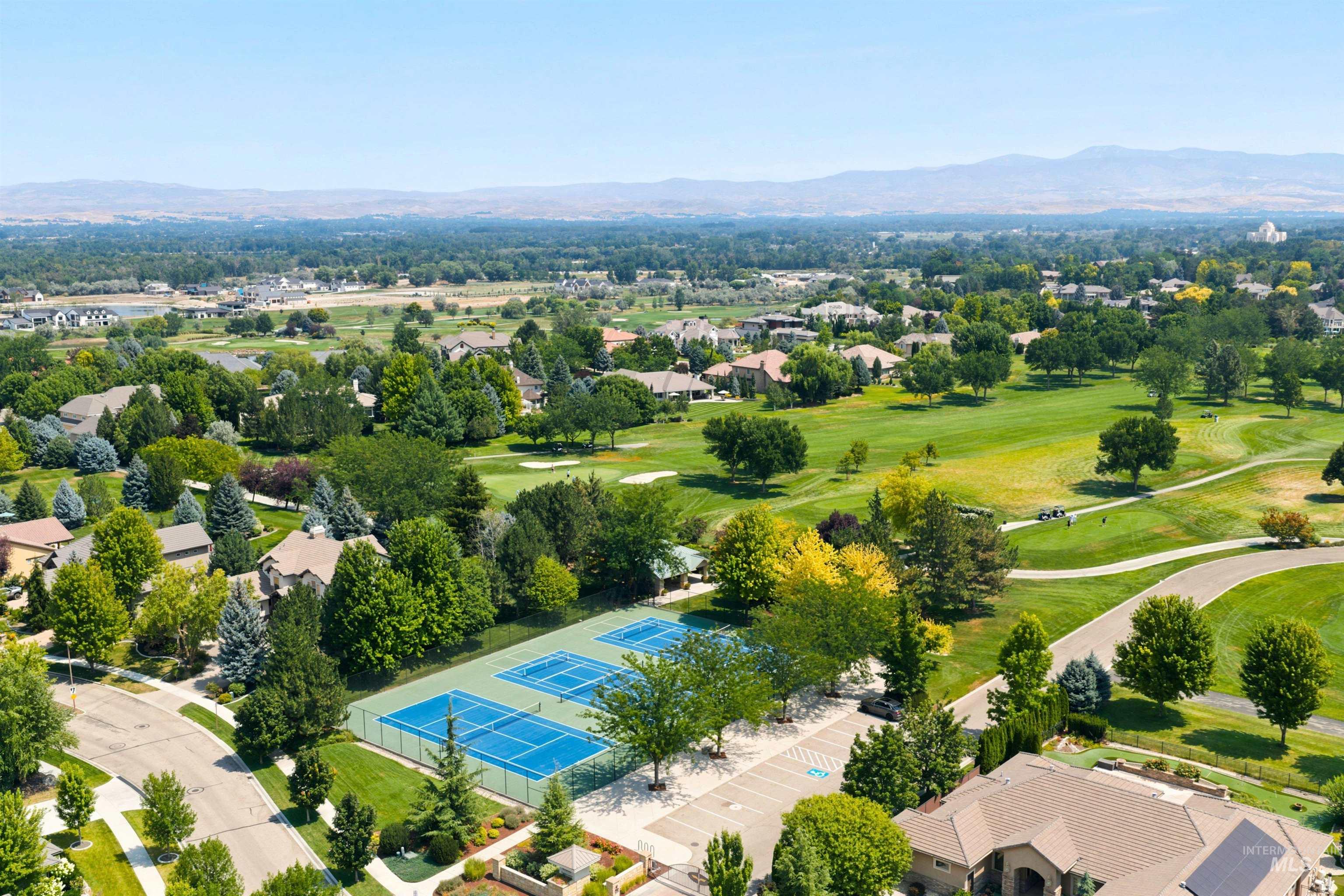 4275 W Bay Oak Lane, Meridian, Idaho 83646, 3 Bedrooms, 2.5 Bathrooms, Residential For Sale, Price $639,000, 98996376