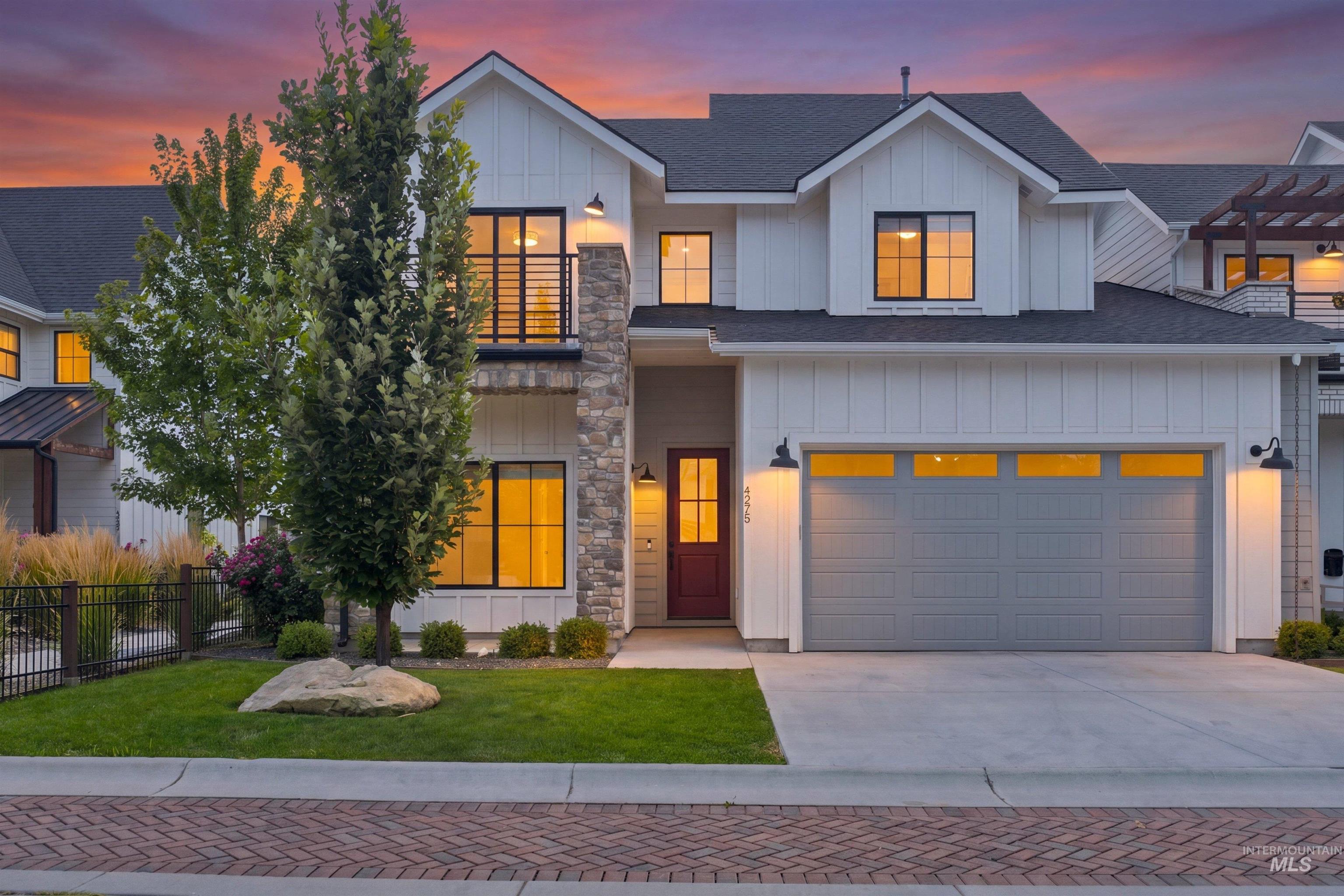 4275 W Bay Oak Lane, Meridian, Idaho 83646, 3 Bedrooms, 2.5 Bathrooms, Residential For Sale, Price $639,000, 98996376