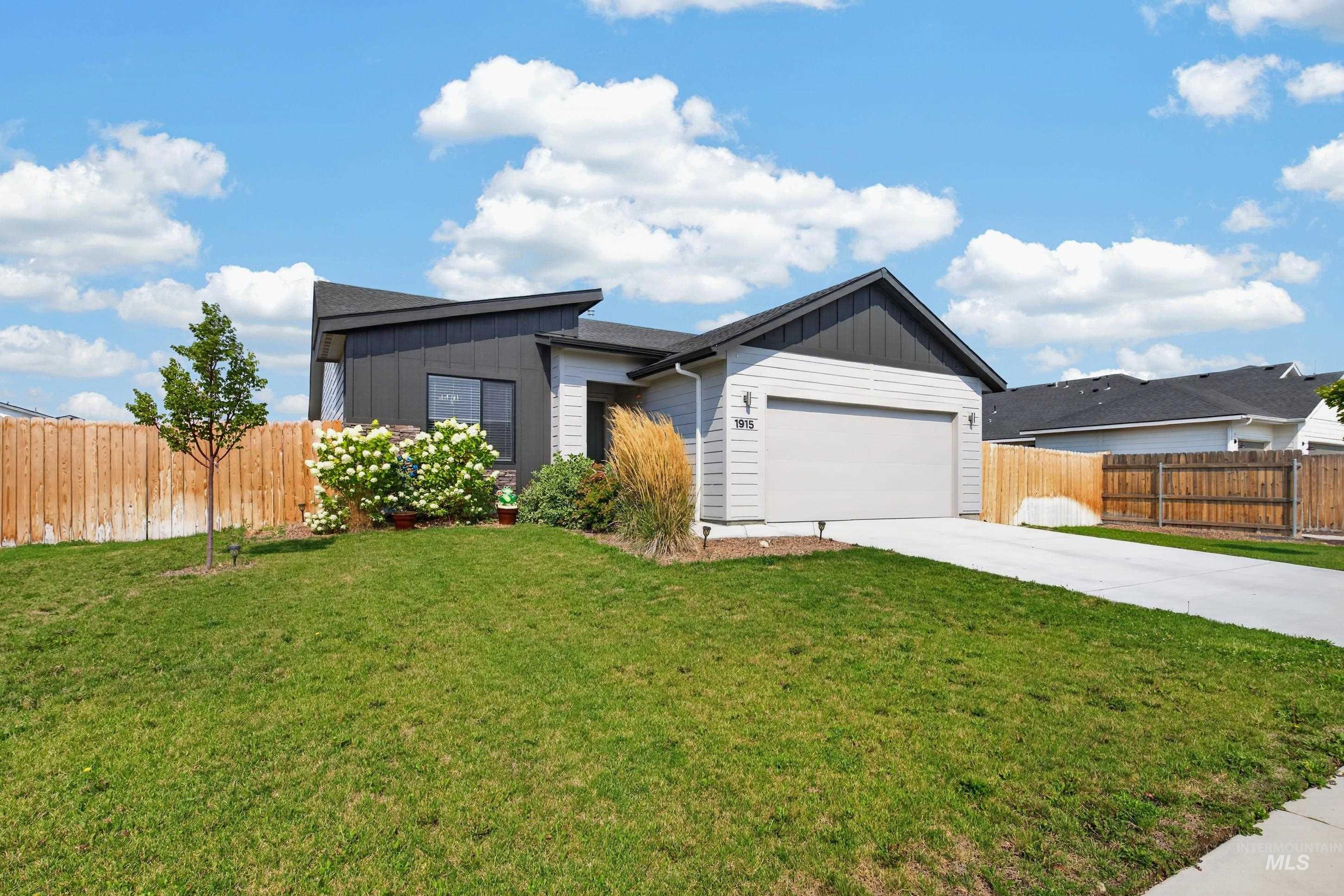 1915 SW Cooper Ave, Mountain Home, Idaho 83647, 3 Bedrooms, 2 Bathrooms, Residential For Sale, Price $360,000, 98996378