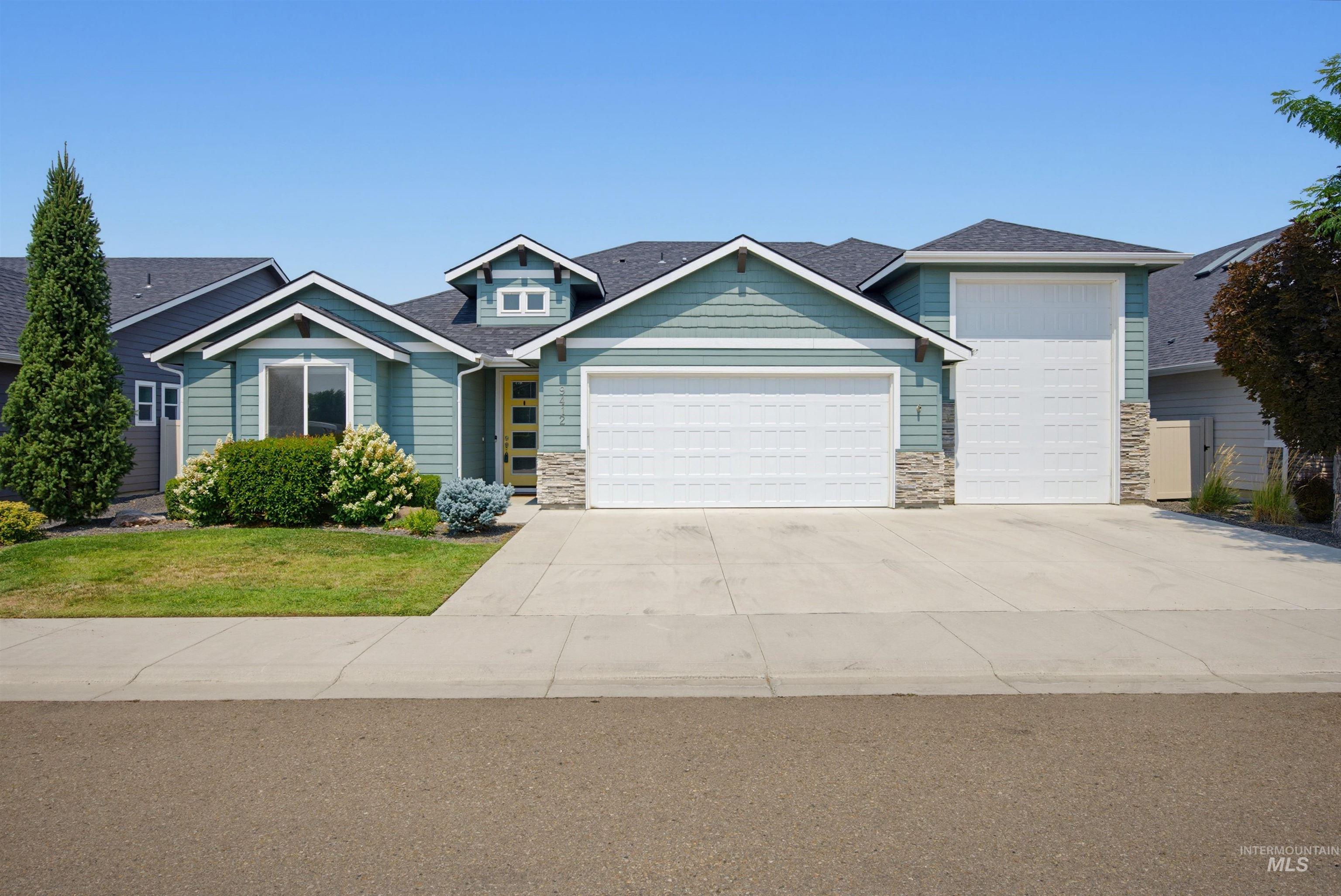 9412 W Ringle Creek Street, Star, Idaho 83669, 3 Bedrooms, 2.5 Bathrooms, Residential For Sale, Price $664,900,MLS 98996386