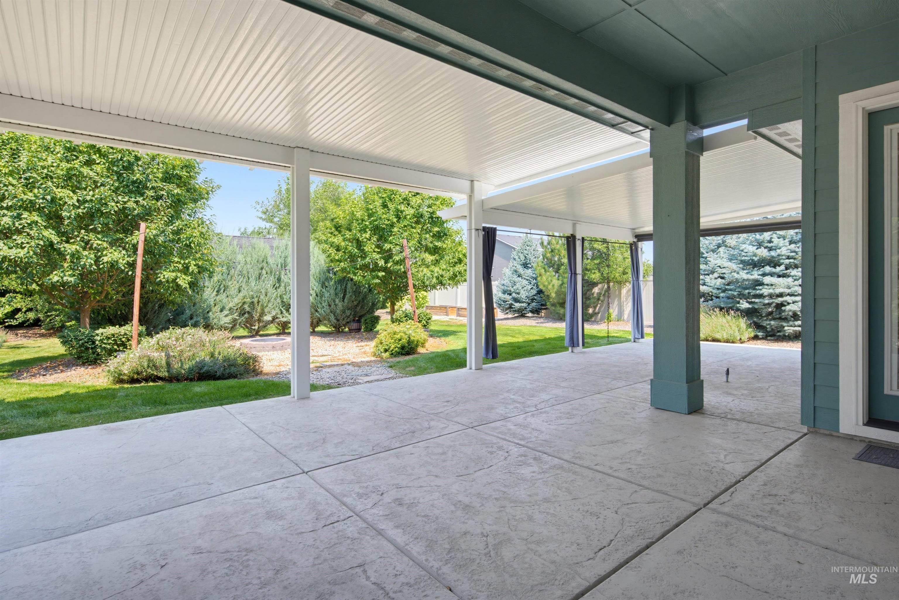 9412 W Ringle Creek Street, Star, Idaho 83669, 3 Bedrooms, 2.5 Bathrooms, Residential For Sale, Price $664,900,MLS 98996386