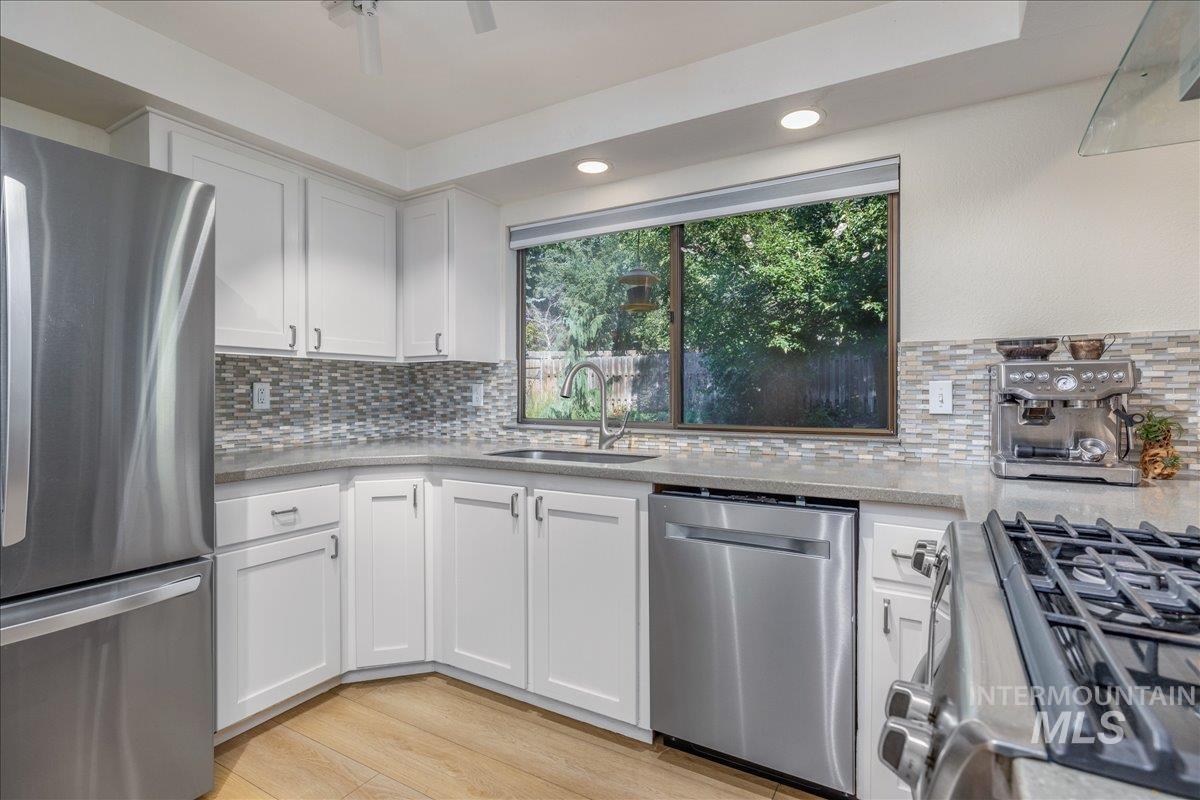 1740 E Ridgecrest Dr, Boise, Idaho 83712, 4 Bedrooms, 2.5 Bathrooms, Residential For Sale, Price $789,900,MLS 98996391