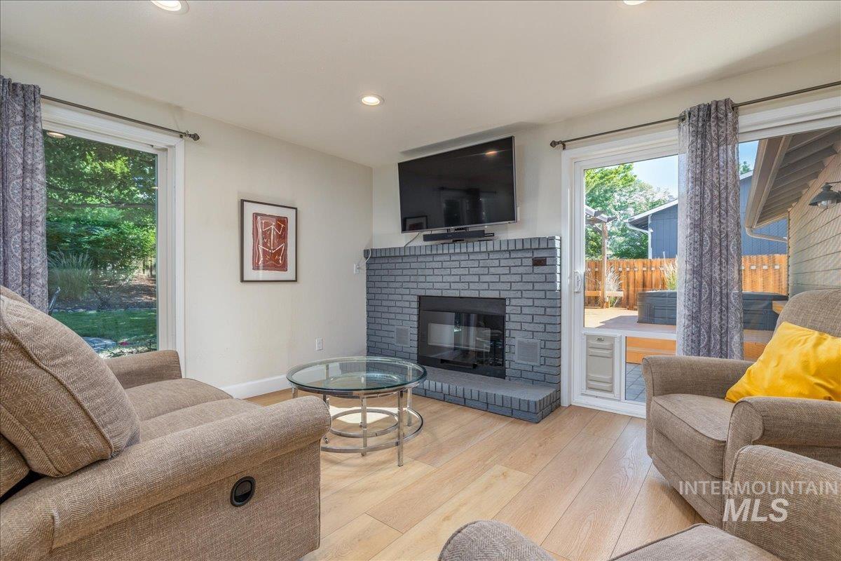 1740 E Ridgecrest Dr, Boise, Idaho 83712, 4 Bedrooms, 2.5 Bathrooms, Residential For Sale, Price $789,900,MLS 98996391