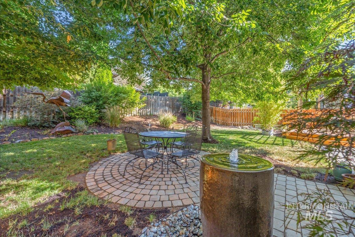 1740 E Ridgecrest Dr, Boise, Idaho 83712, 4 Bedrooms, 2.5 Bathrooms, Residential For Sale, Price $789,900,MLS 98996391
