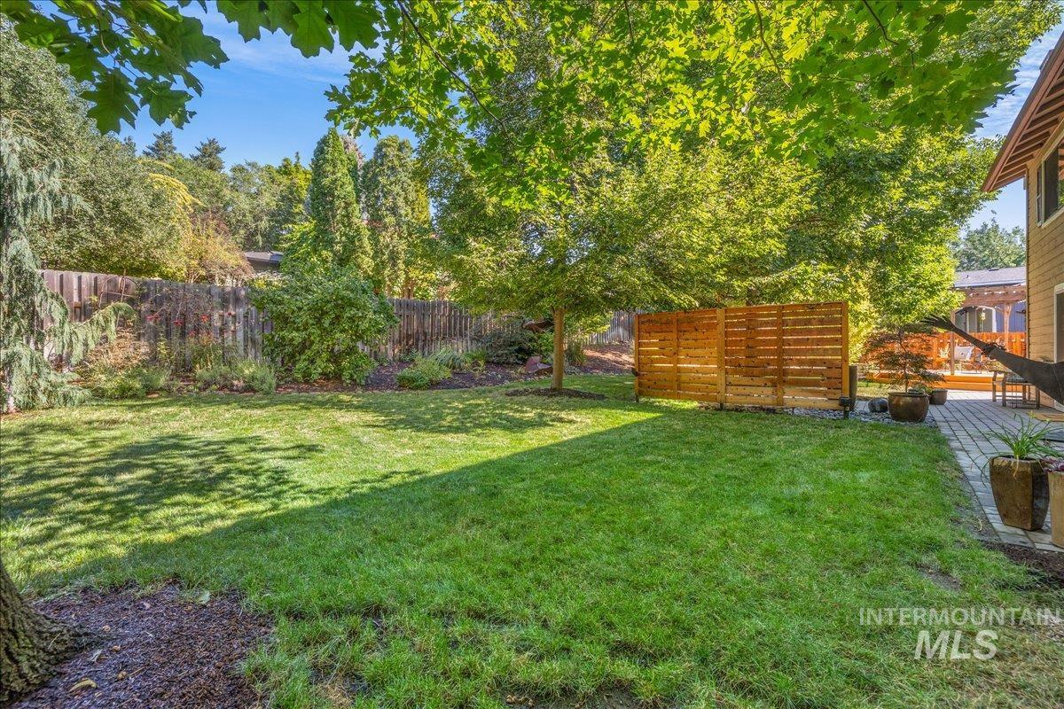 1740 E Ridgecrest Dr, Boise, Idaho 83712, 4 Bedrooms, 2.5 Bathrooms, Residential For Sale, Price $789,900,MLS 98996391