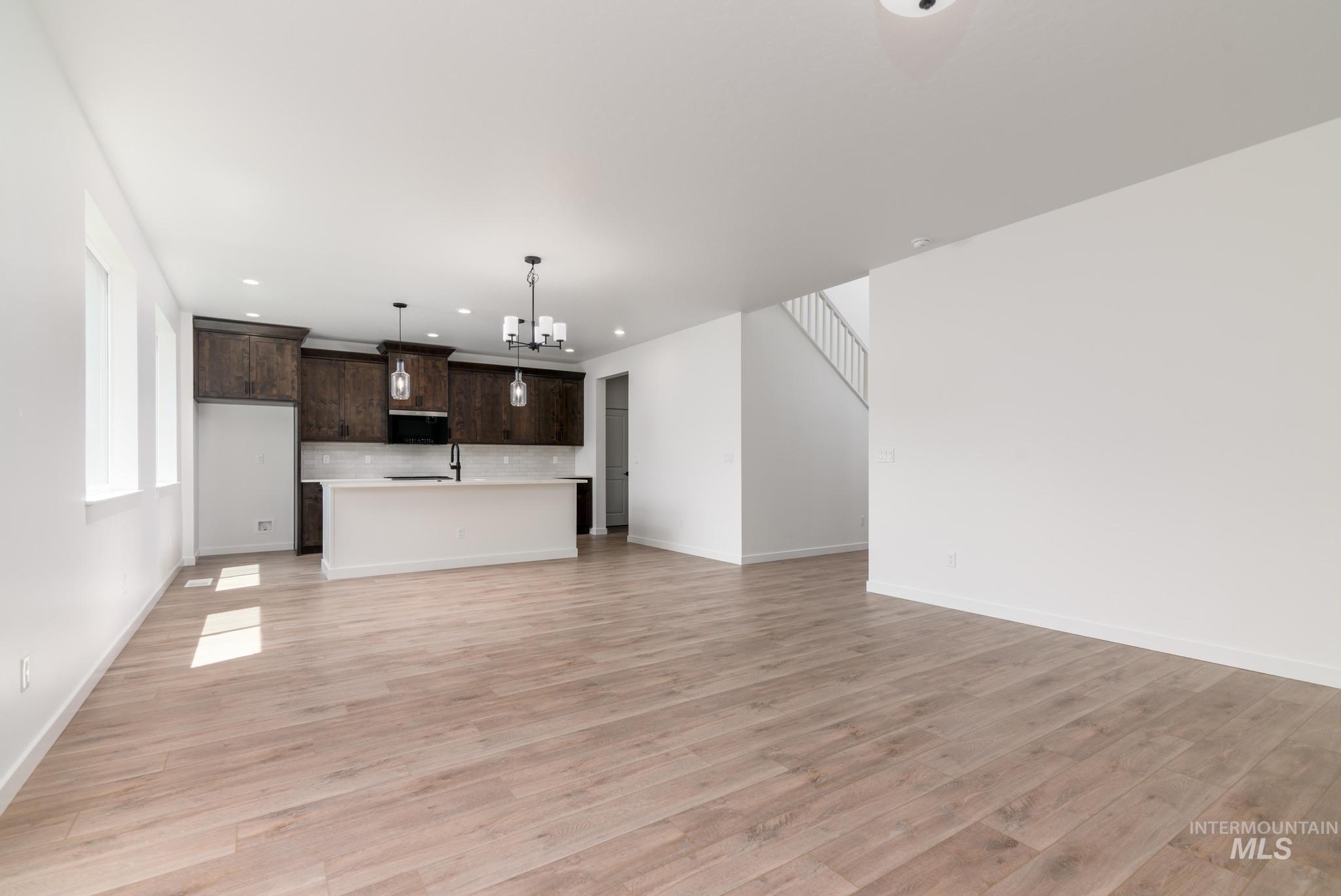 8455 W Millcreek Ct, Star, Idaho 83669, 4 Bedrooms, 3 Bathrooms, Residential For Sale, Price $629,000,MLS 98996394