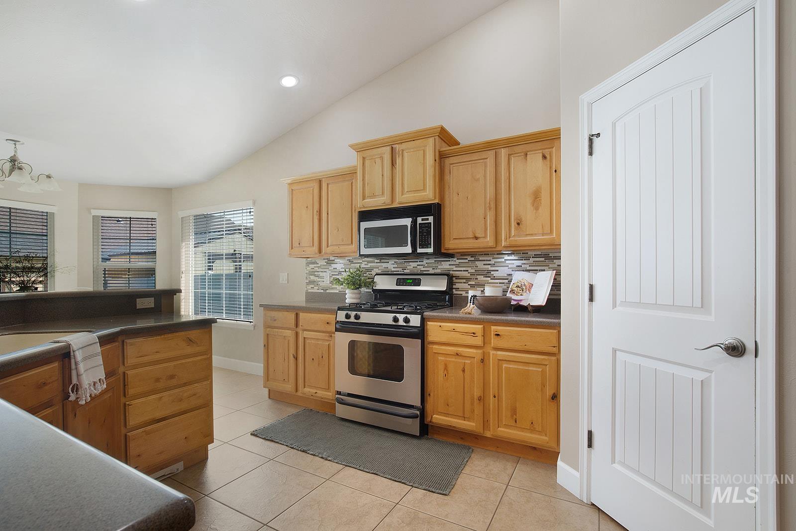 2569 Joshua Way, Twin Falls, Idaho 83301, 4 Bedrooms, 3 Bathrooms, Residential For Sale, Price $550,000,MLS 98996396