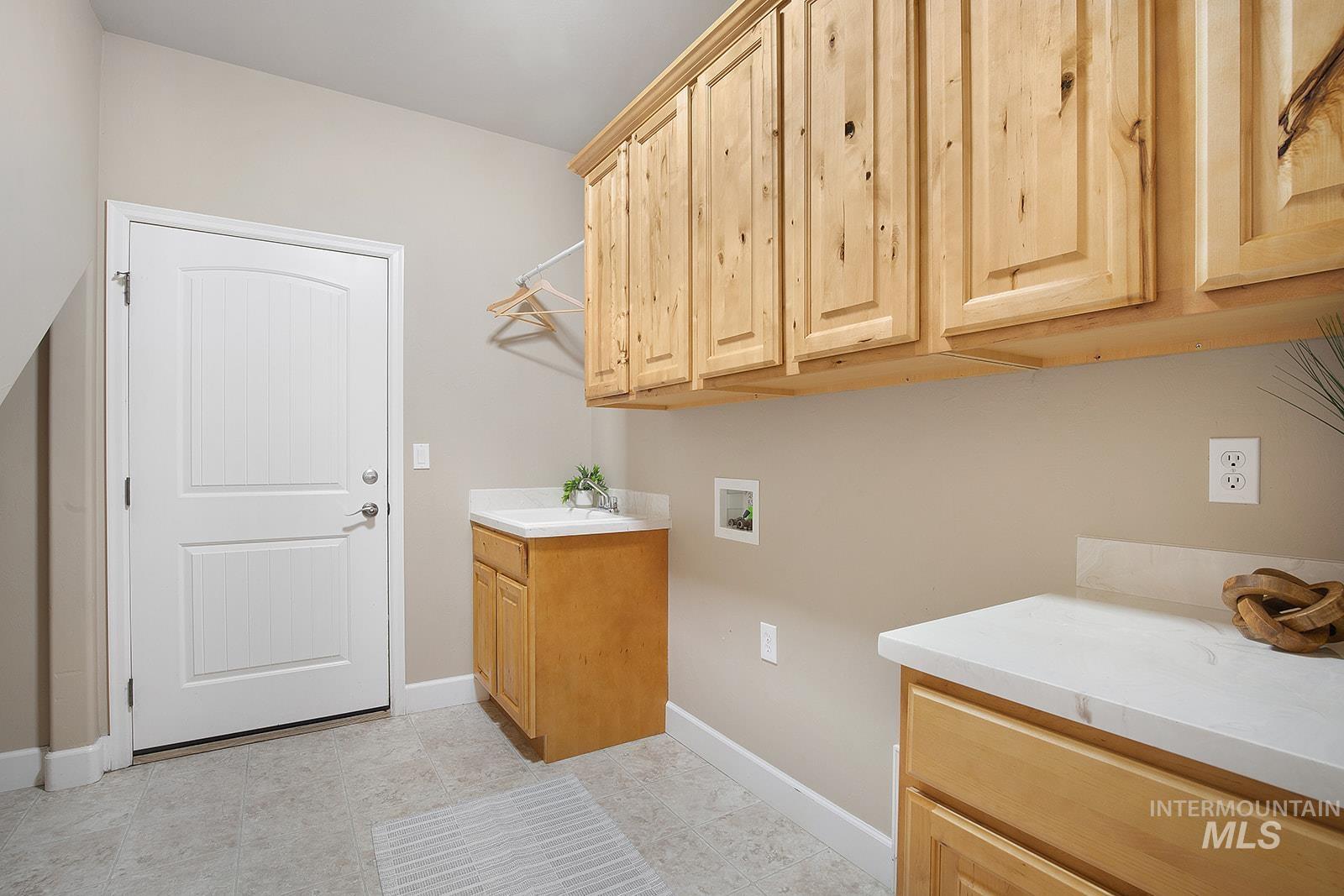 2569 Joshua Way, Twin Falls, Idaho 83301, 4 Bedrooms, 3 Bathrooms, Residential For Sale, Price $550,000,MLS 98996396