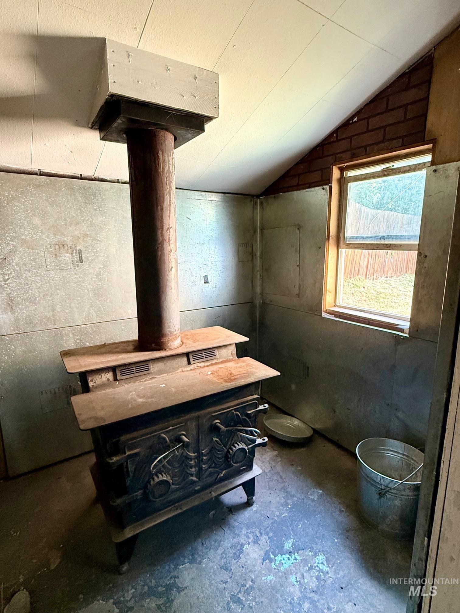 126 Aitken Rd, Weippe, Idaho 83553, 4 Bedrooms, 1 Bathroom, Residential For Sale, Price $310,000, 98996398