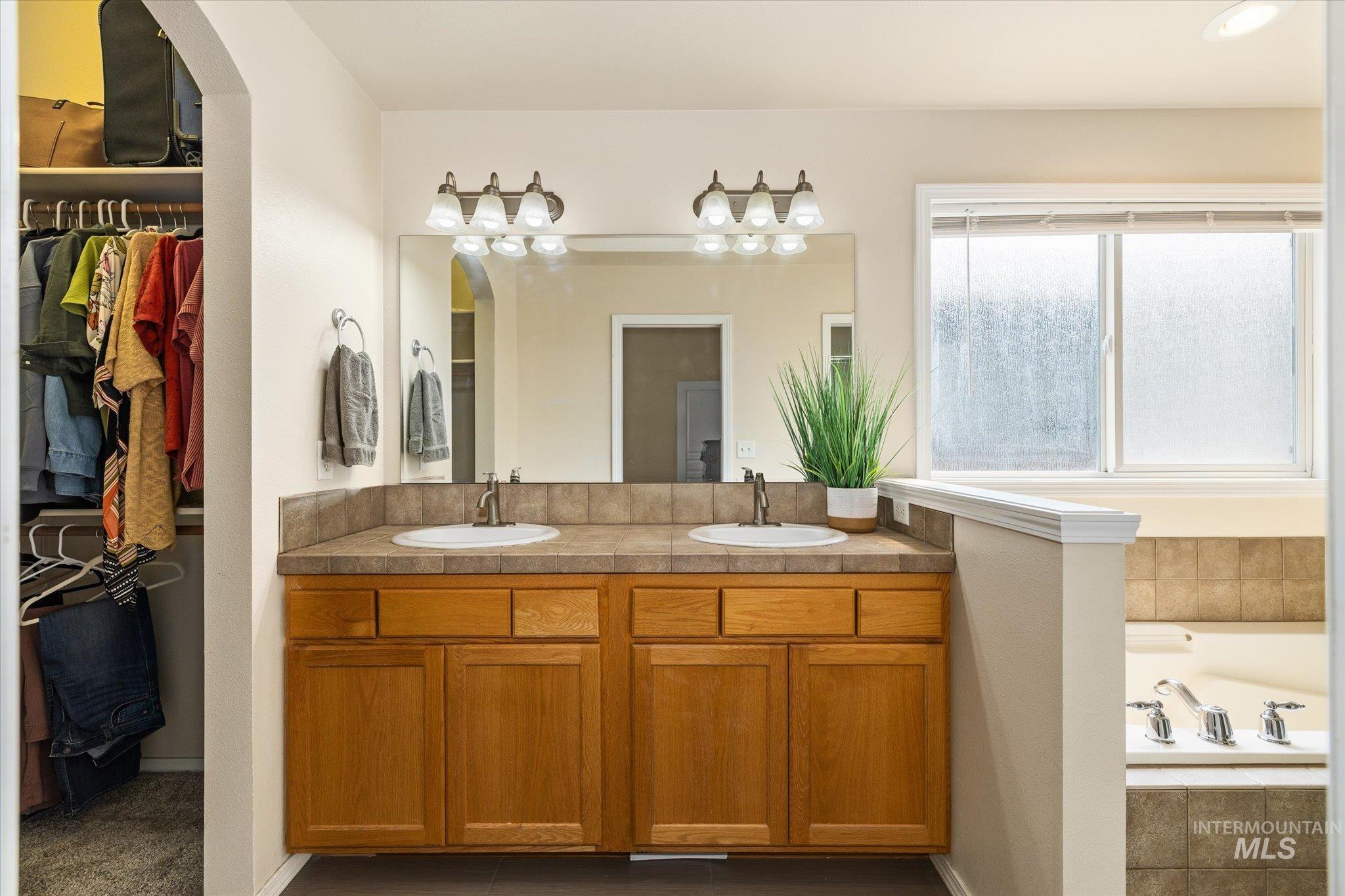 4424 E Arborvitae Dr, Boise, Idaho 83716, 3 Bedrooms, 2.5 Bathrooms, Residential For Sale, Price $549,900, 98996403