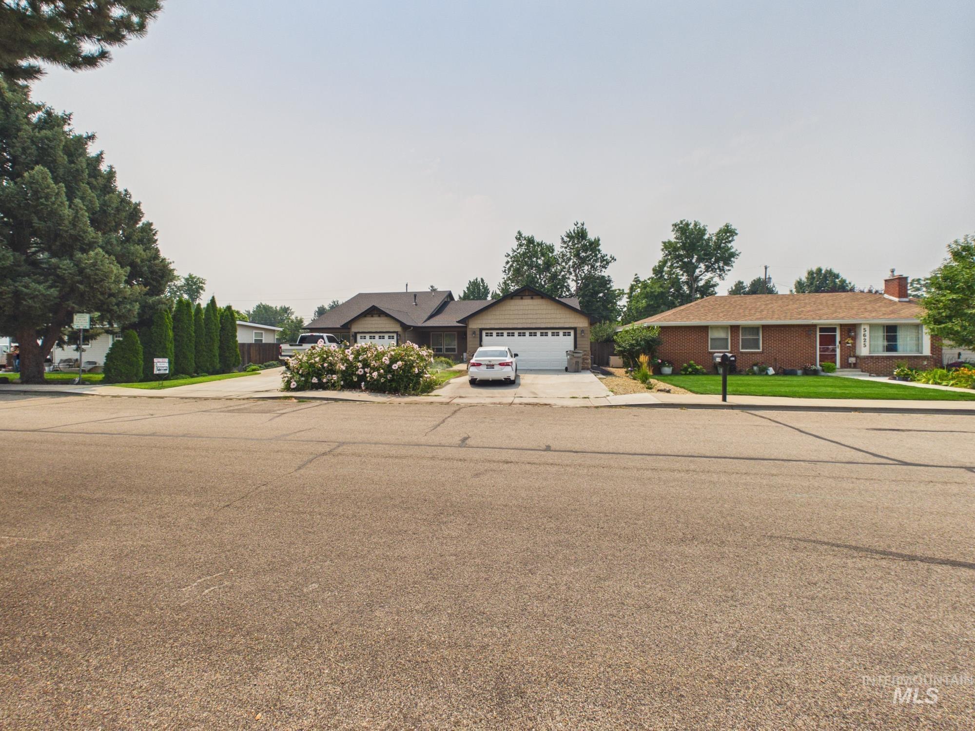5619 W Gage, Boise, Idaho 83706, 3 Bedrooms, 2 Bathrooms, Residential Income For Sale, Price $825,000,MLS 98996405