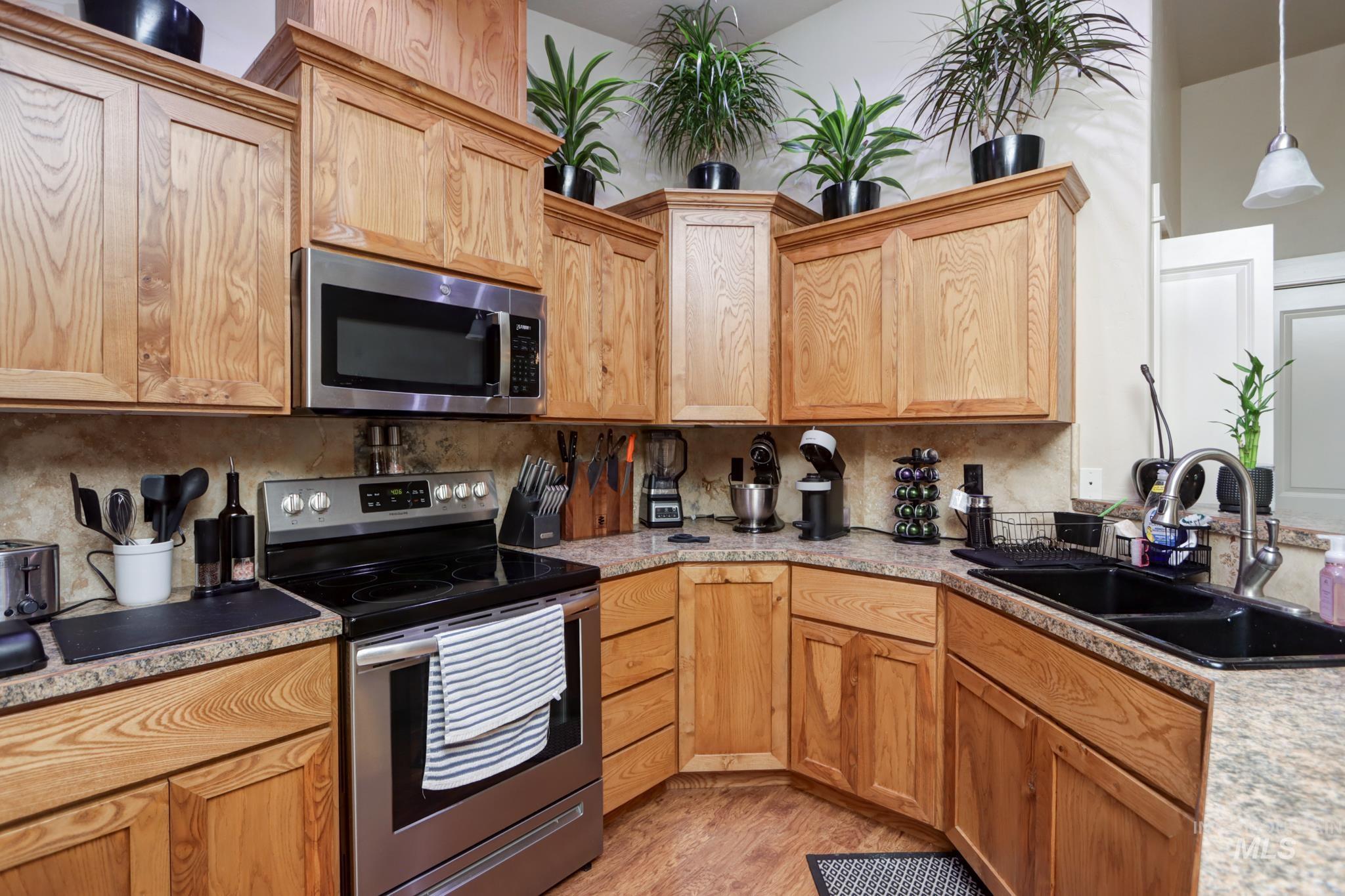 5619 W Gage, Boise, Idaho 83706, 3 Bedrooms, 2 Bathrooms, Residential Income For Sale, Price $825,000,MLS 98996405