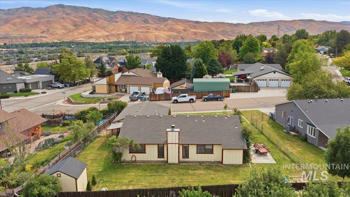 5085 S Council Bluff Way, Boise, Idaho 83716, 3 Bedrooms, 2 Bathrooms, Residential For Sale, Price $460,000, 98996406