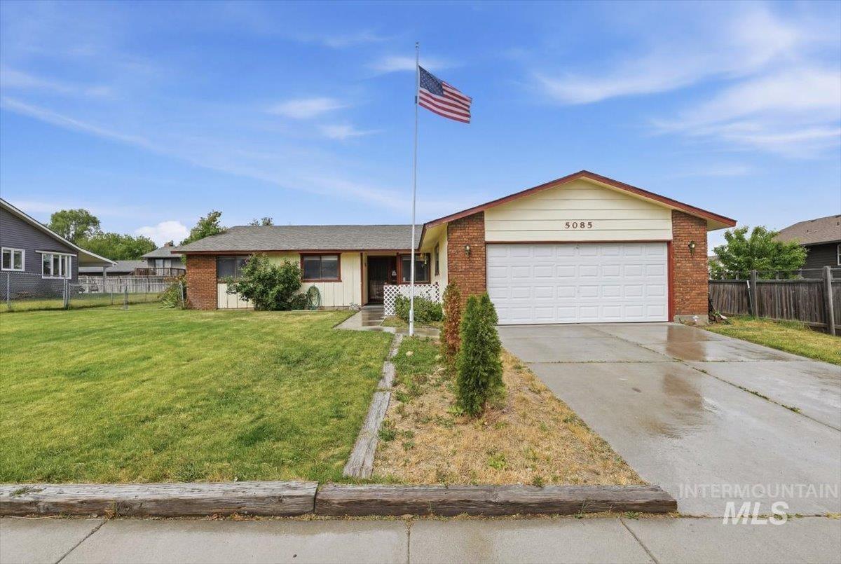 5085 S Council Bluff Way, Boise, Idaho 83716, 3 Bedrooms, 2 Bathrooms, Residential For Sale, Price $460,000, 98996406
