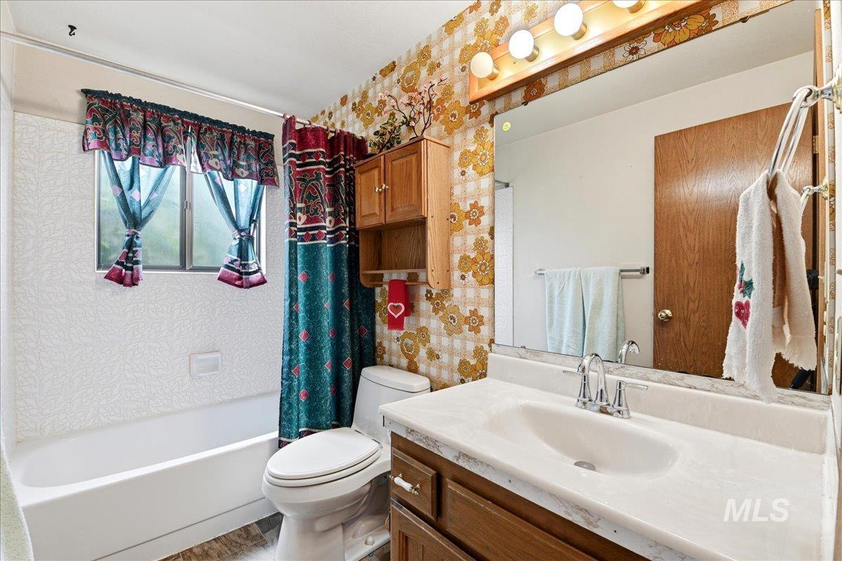 5085 S Council Bluff Way, Boise, Idaho 83716, 3 Bedrooms, 2 Bathrooms, Residential For Sale, Price $460,000, 98996406