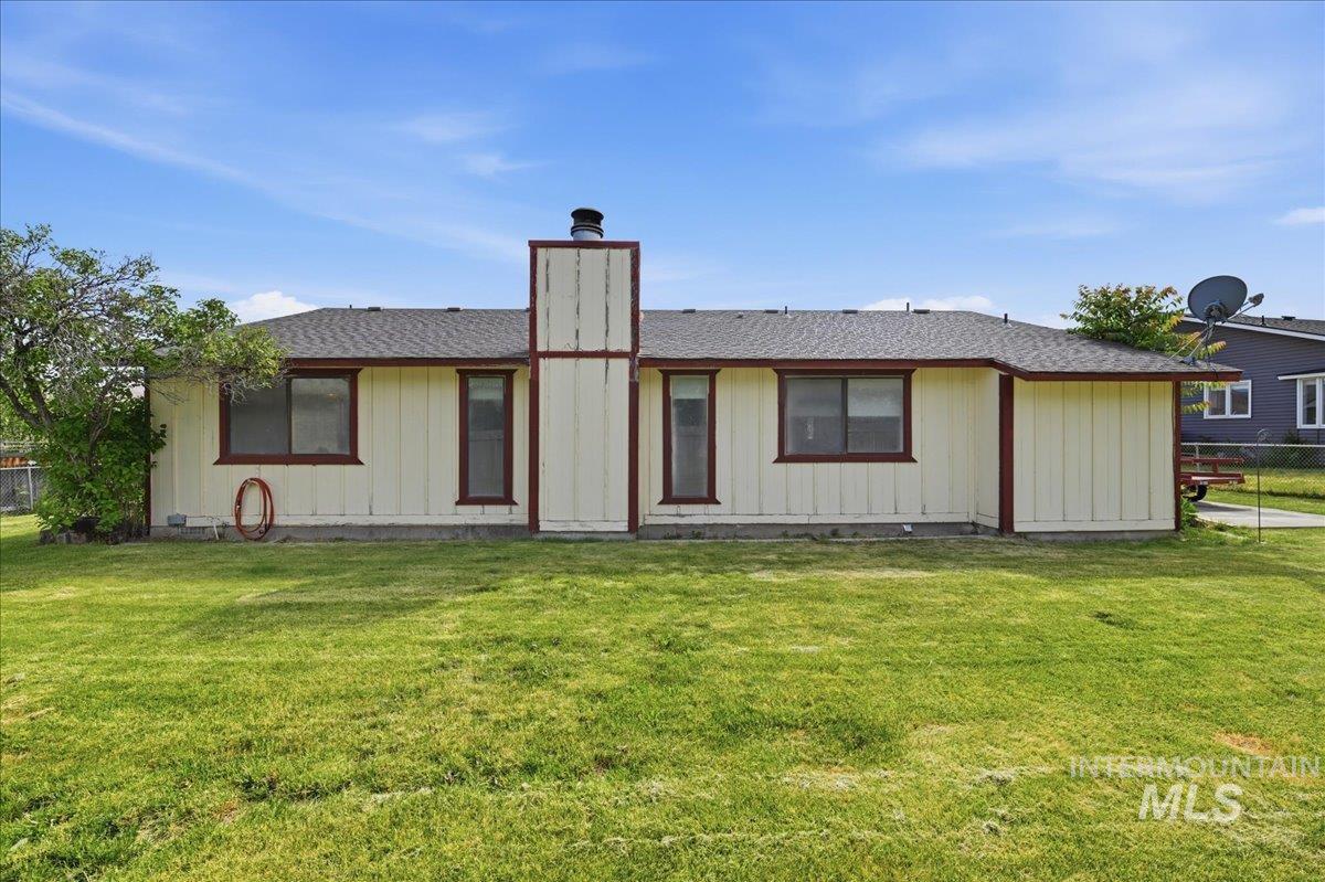 5085 S Council Bluff Way, Boise, Idaho 83716, 3 Bedrooms, 2 Bathrooms, Residential For Sale, Price $460,000, 98996406