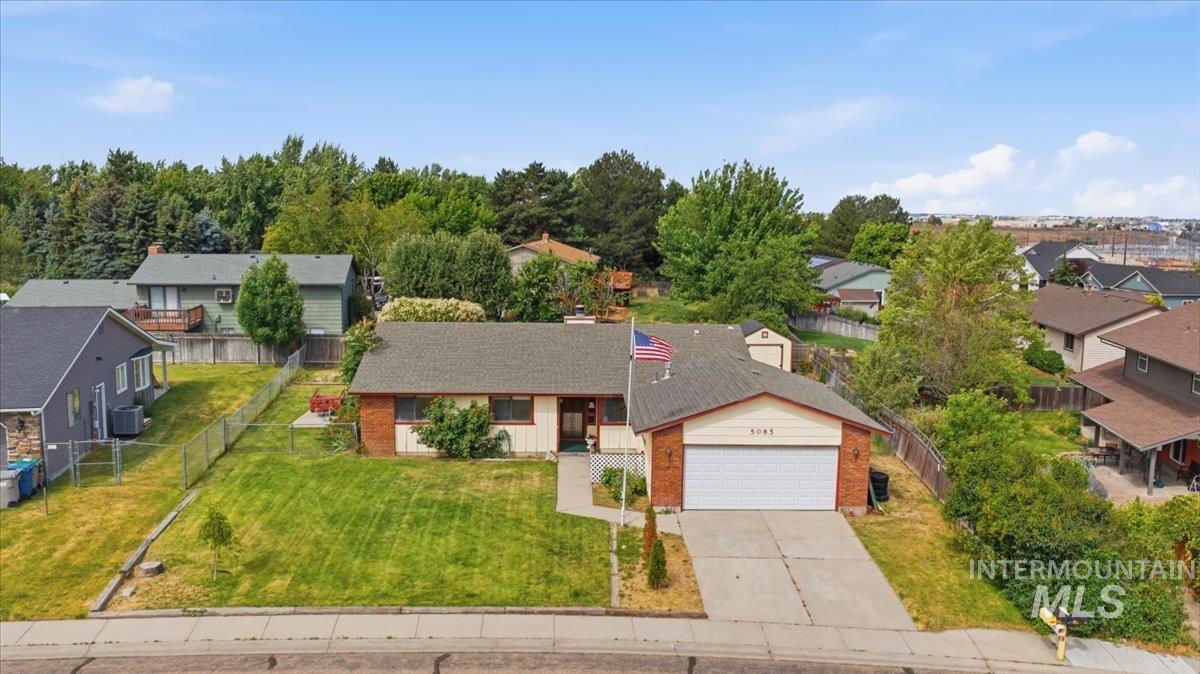 5085 S Council Bluff Way, Boise, Idaho 83716, 3 Bedrooms, 2 Bathrooms, Residential For Sale, Price $460,000, 98996406