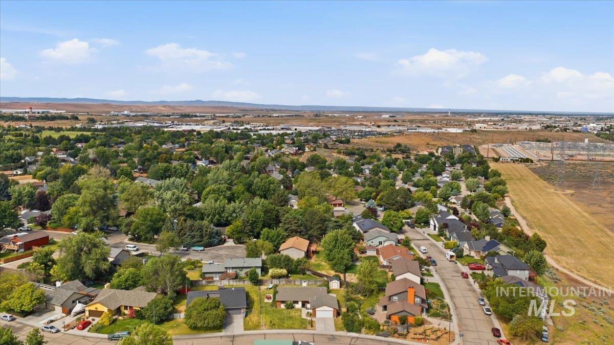 5085 S Council Bluff Way, Boise, Idaho 83716, 3 Bedrooms, 2 Bathrooms, Residential For Sale, Price $460,000, 98996406