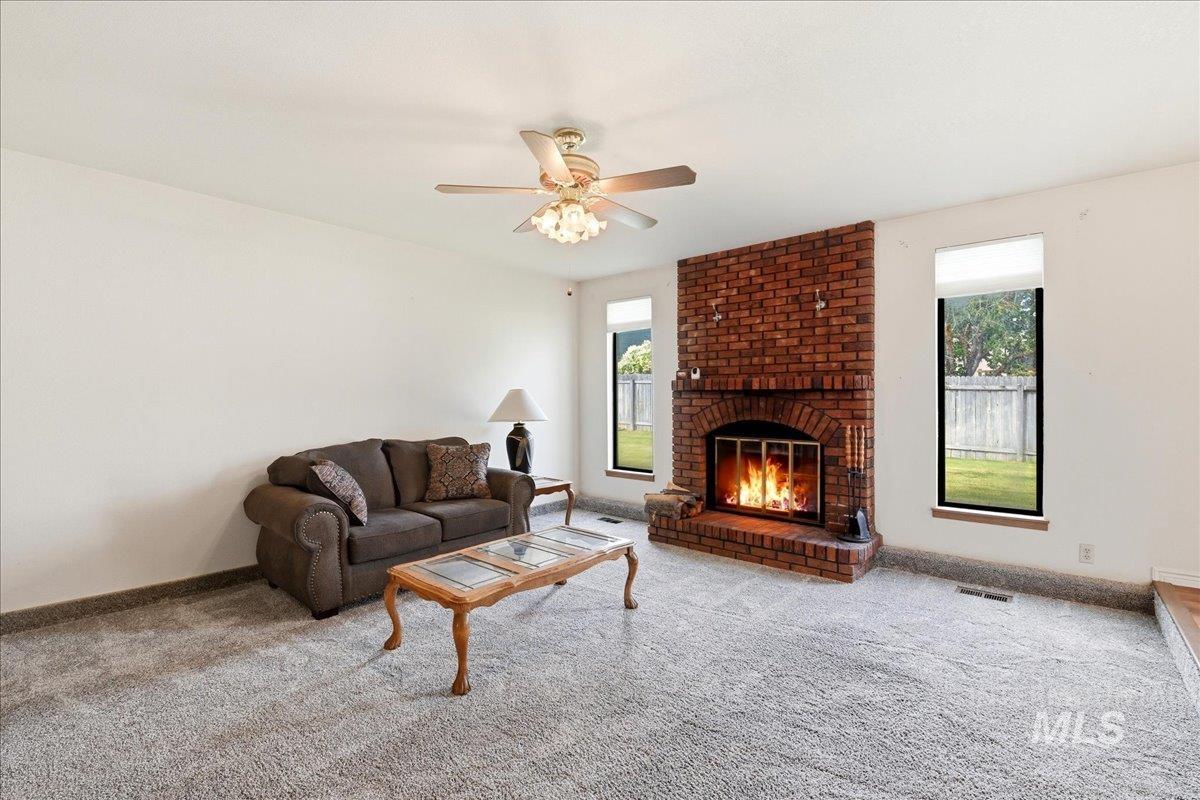 5085 S Council Bluff Way, Boise, Idaho 83716, 3 Bedrooms, 2 Bathrooms, Residential For Sale, Price $460,000, 98996406