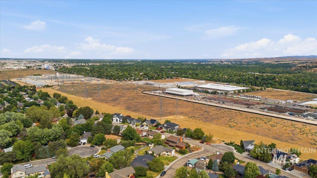 5085 S Council Bluff Way, Boise, Idaho 83716, 3 Bedrooms, 2 Bathrooms, Residential For Sale, Price $460,000, 98996406
