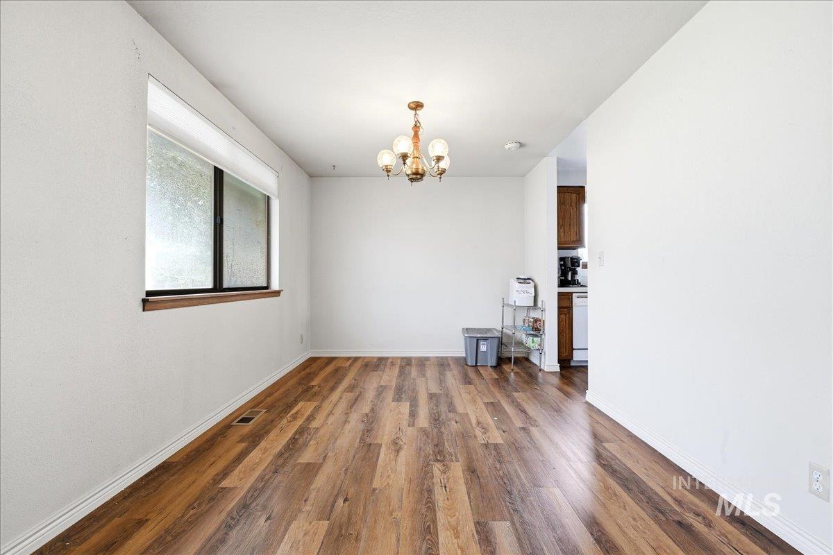 5085 S Council Bluff Way, Boise, Idaho 83716, 3 Bedrooms, 2 Bathrooms, Residential For Sale, Price $460,000, 98996406