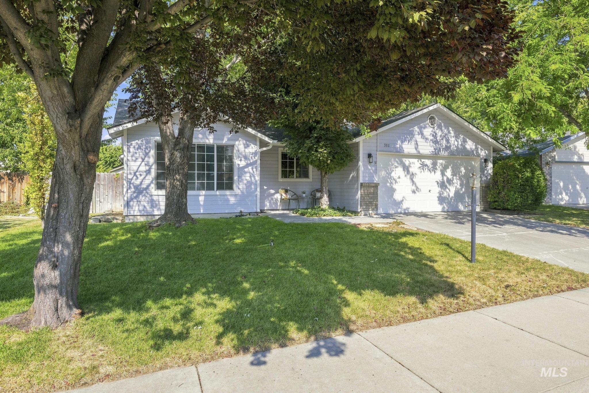 586 N Tidwell Way, Meridian, Idaho 83642, 3 Bedrooms, 2 Bathrooms, Residential For Sale, Price $399,900, 98996407