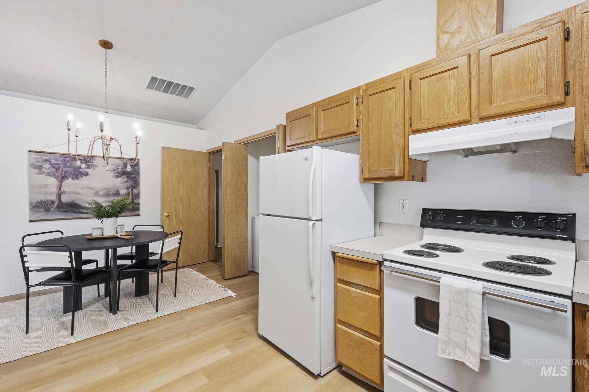 586 N Tidwell Way, Meridian, Idaho 83642, 3 Bedrooms, 2 Bathrooms, Residential For Sale, Price $399,900, 98996407