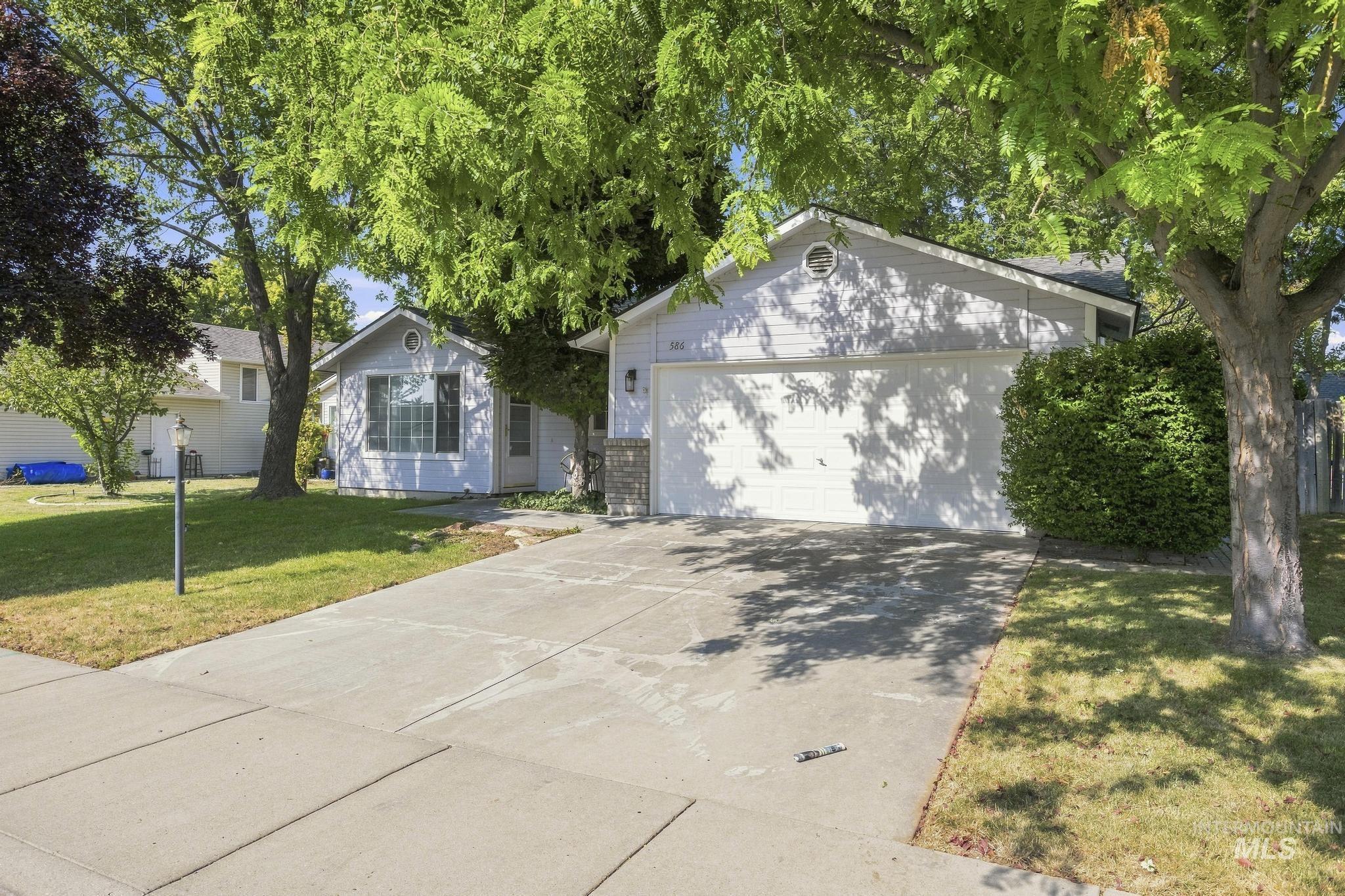 586 N Tidwell Way, Meridian, Idaho 83642, 3 Bedrooms, 2 Bathrooms, Residential For Sale, Price $399,900, 98996407
