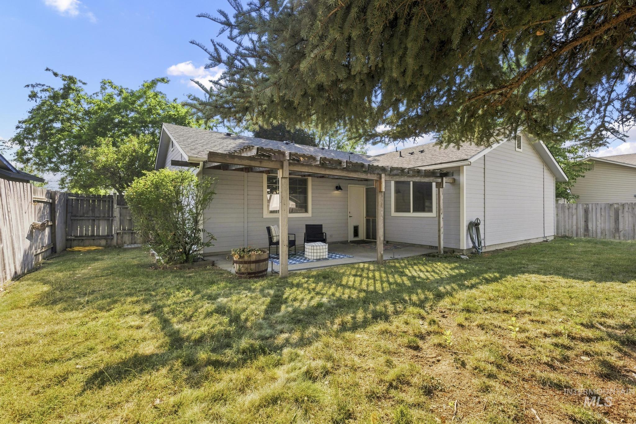 586 N Tidwell Way, Meridian, Idaho 83642, 3 Bedrooms, 2 Bathrooms, Residential For Sale, Price $399,900, 98996407