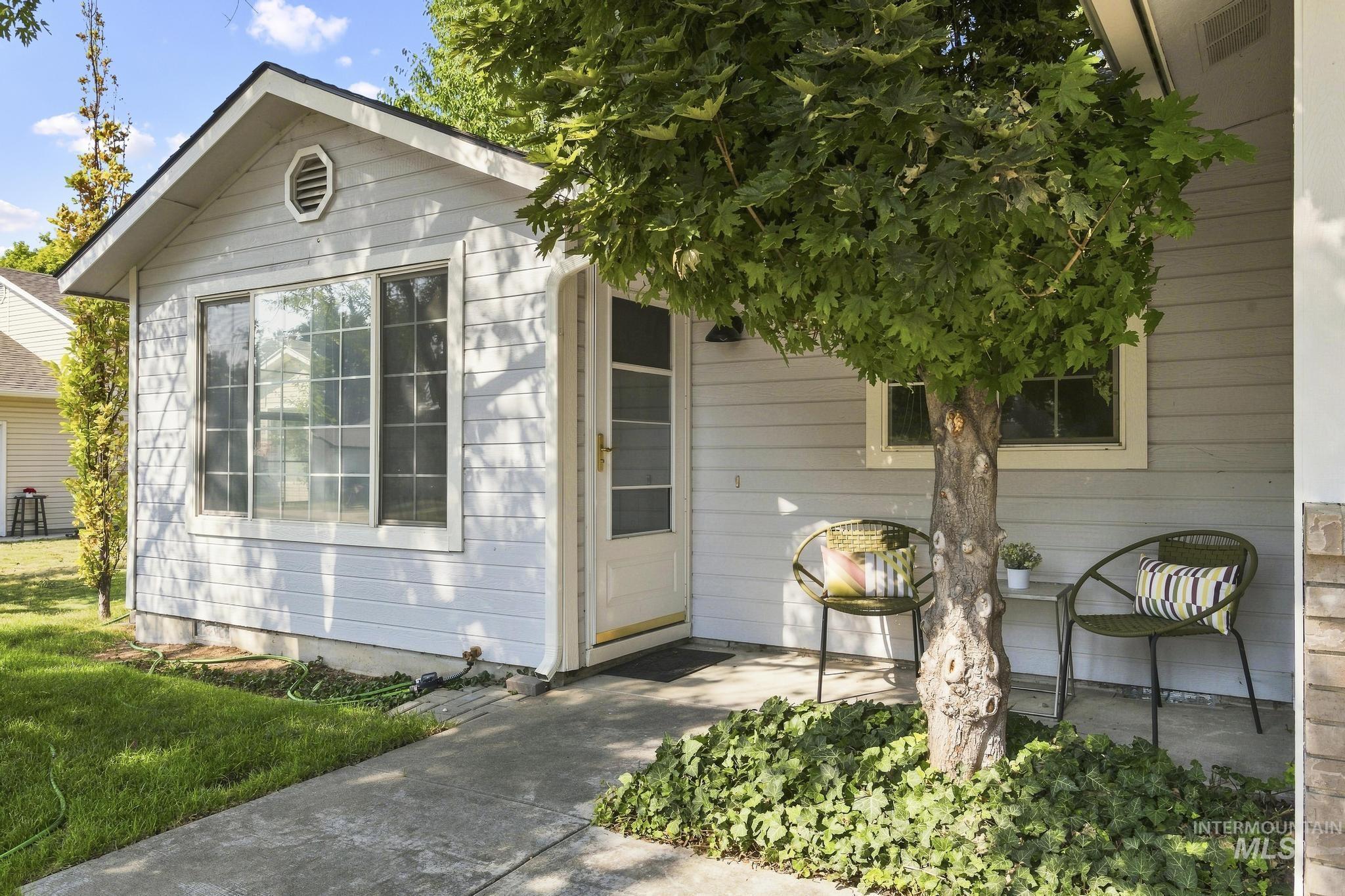 586 N Tidwell Way, Meridian, Idaho 83642, 3 Bedrooms, 2 Bathrooms, Residential For Sale, Price $399,900, 98996407