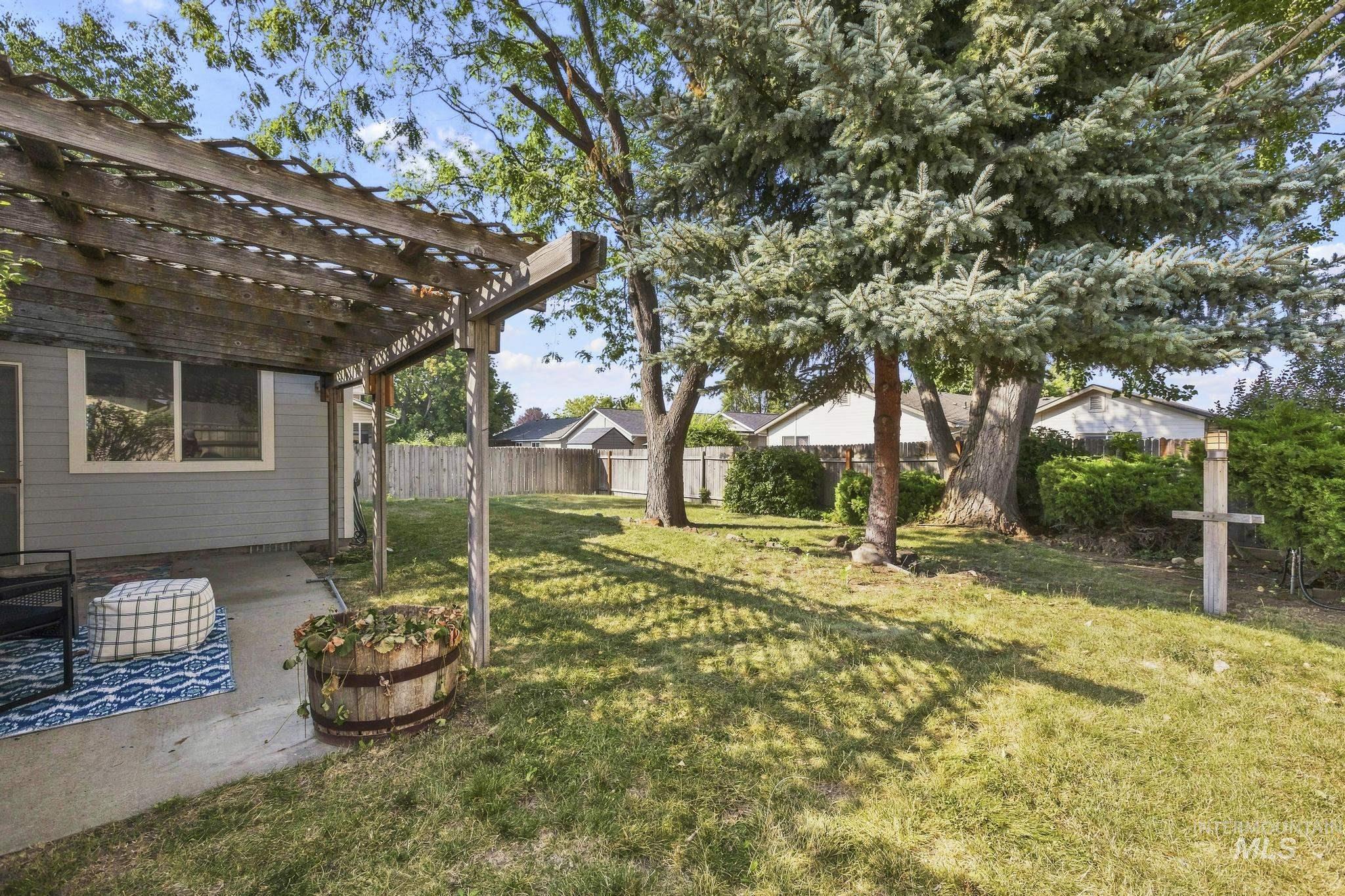 586 N Tidwell Way, Meridian, Idaho 83642, 3 Bedrooms, 2 Bathrooms, Residential For Sale, Price $399,900, 98996407