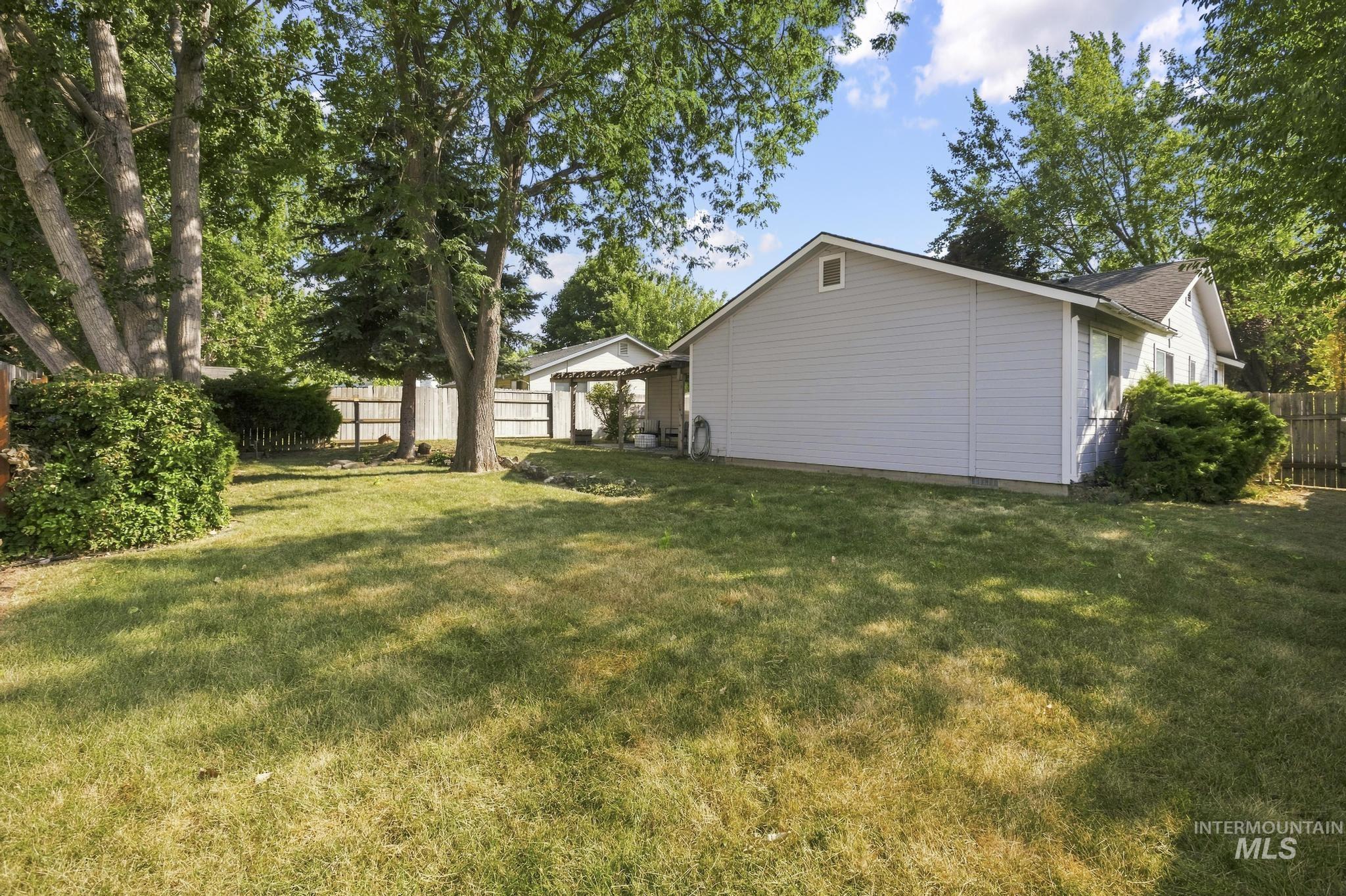 586 N Tidwell Way, Meridian, Idaho 83642, 3 Bedrooms, 2 Bathrooms, Residential For Sale, Price $399,900, 98996407