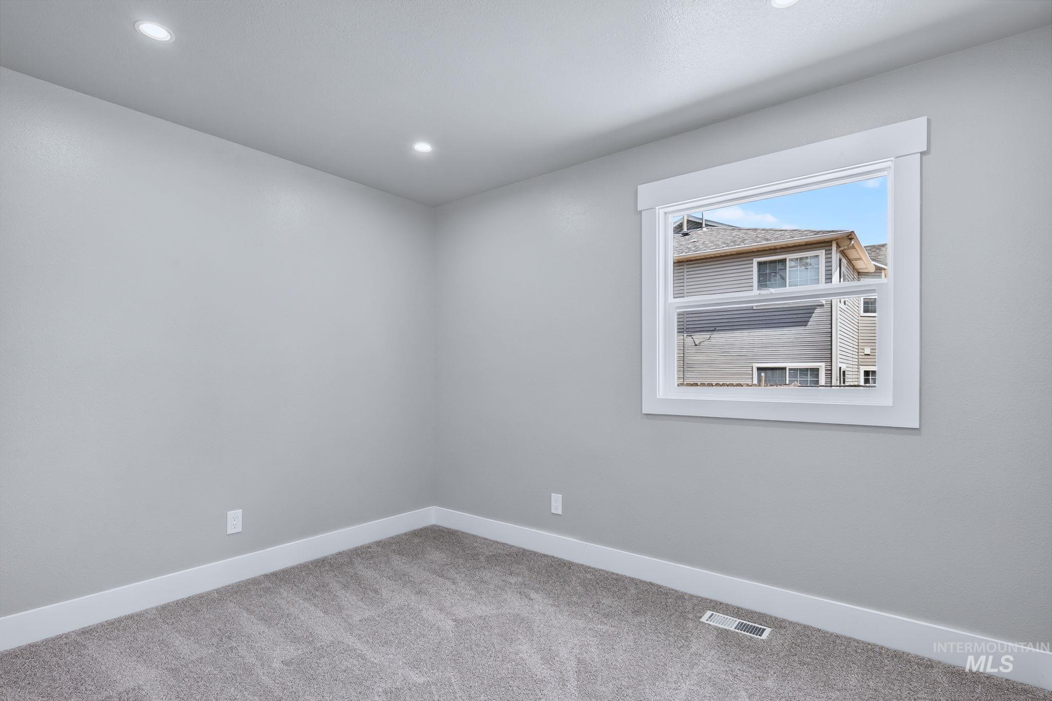 300 N Meridian Rd, Meridian, Idaho 83642, 3 Bedrooms, 6 Rooms, Business/Commercial For Sale, Price $590,000,MLS 98996408