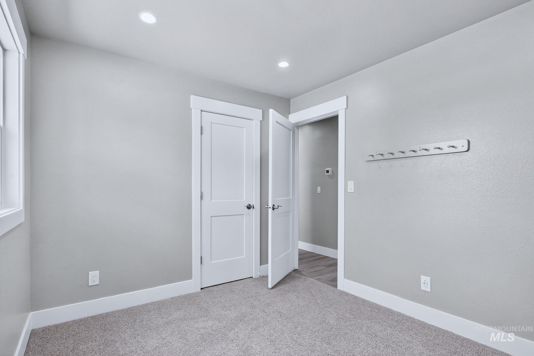 300 N Meridian Rd, Meridian, Idaho 83642, 3 Bedrooms, 6 Rooms, Business/Commercial For Sale, Price $590,000,MLS 98996408